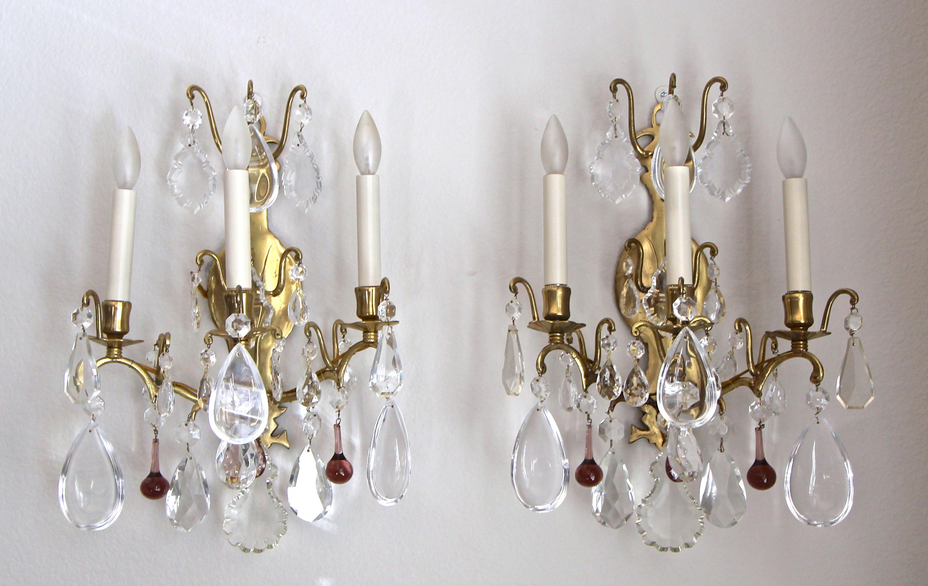 Pair of French Louis XV Style Crystal Brass Wall Light Sconces In Good Condition In Palm Springs, CA