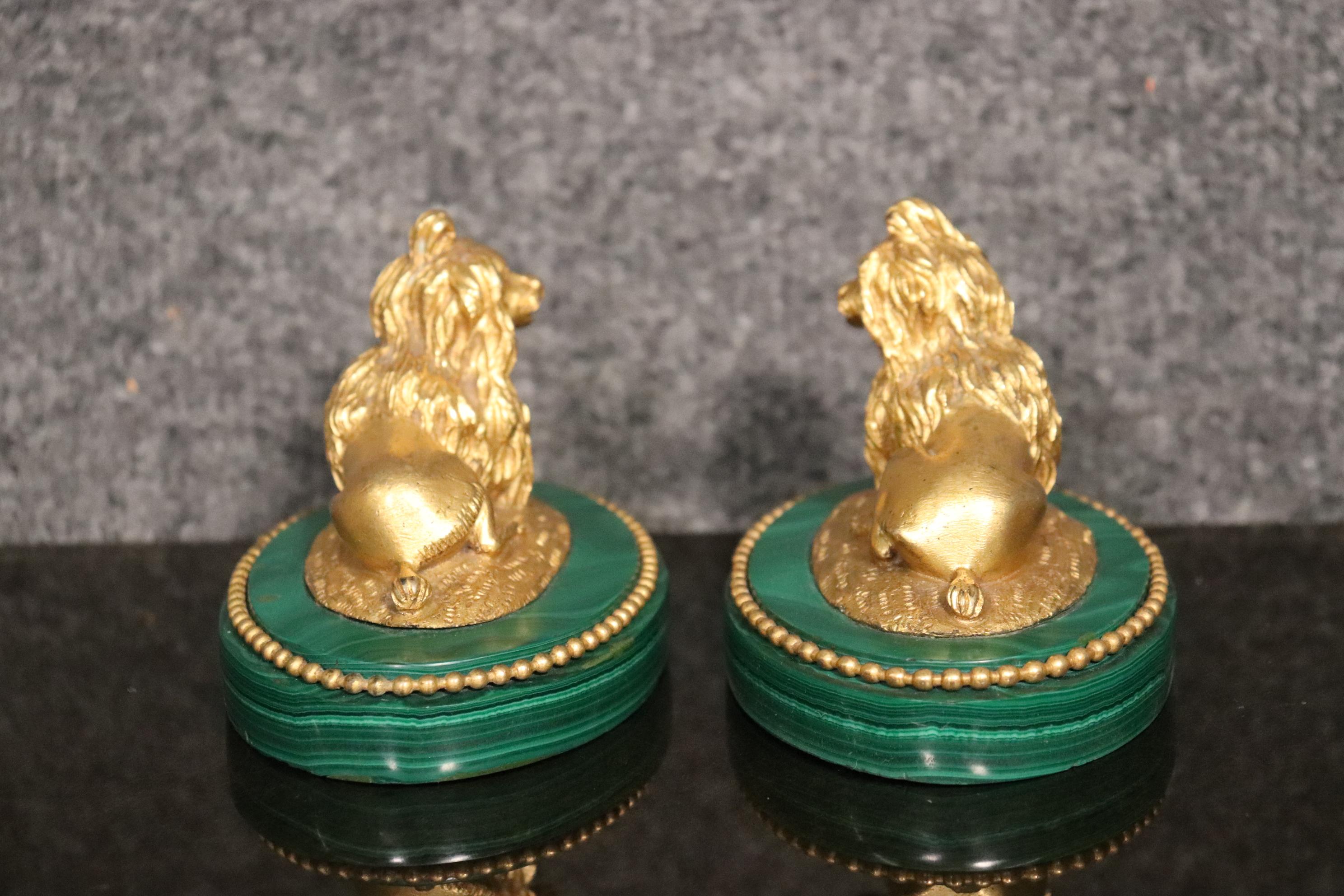Pair of French Louis XV Style Doré Bronze Dogs on Malachite Plinths In Good Condition For Sale In Swedesboro, NJ