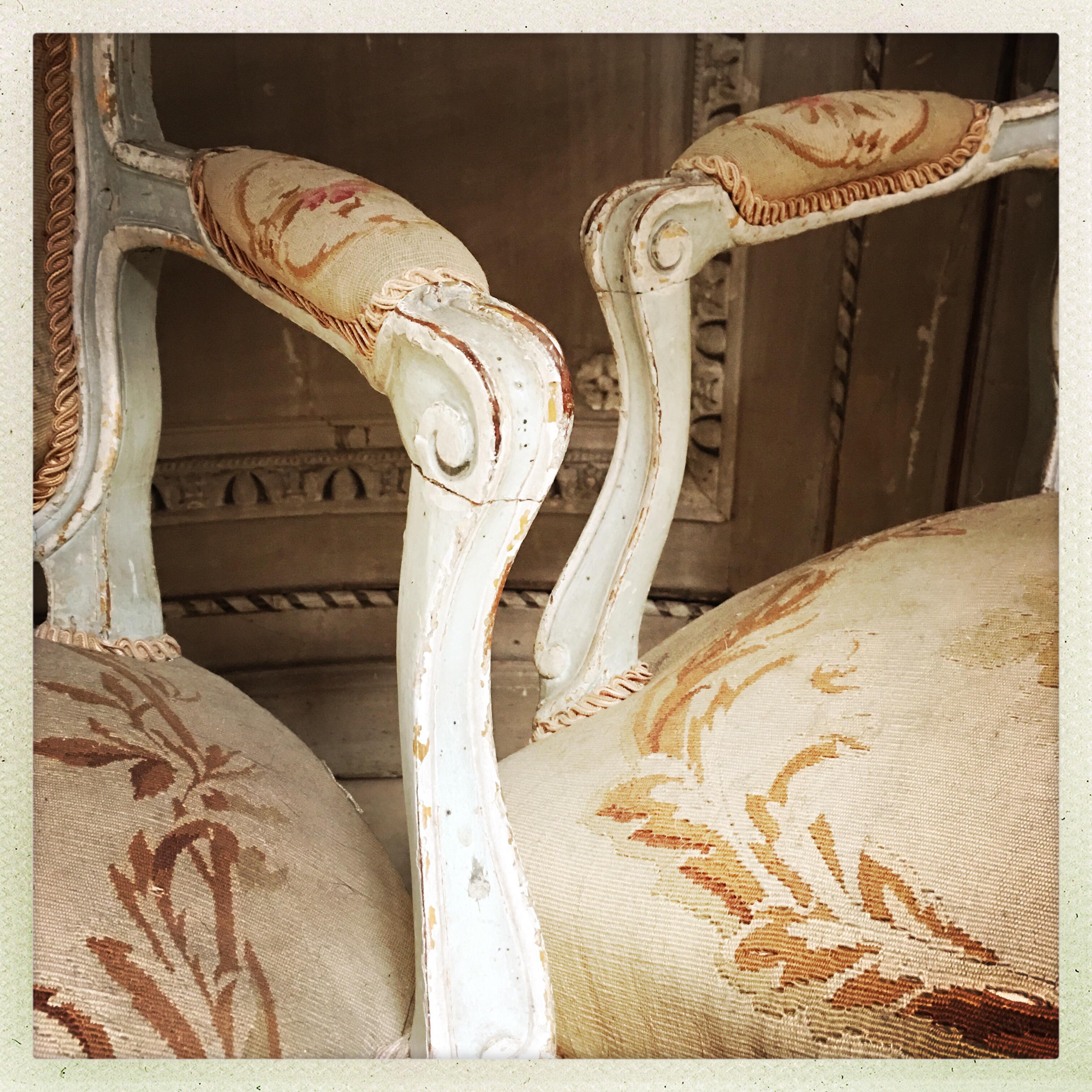 Pair of French Louis XV Style Fauteuils with Aubusson Tapestry In Good Condition For Sale In Dallas, TX