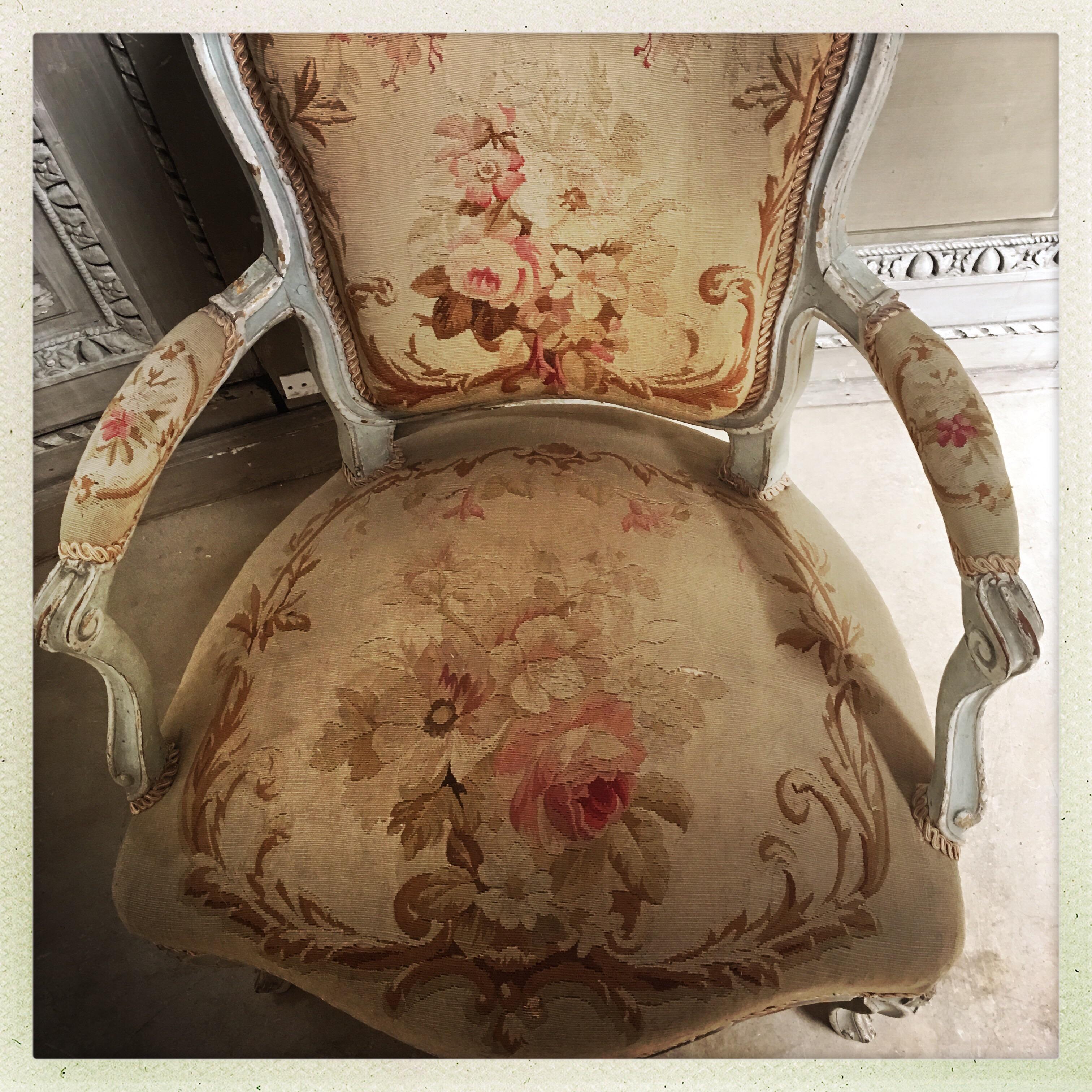 Pair of French Louis XV Style Fauteuils with Aubusson Tapestry For Sale 1