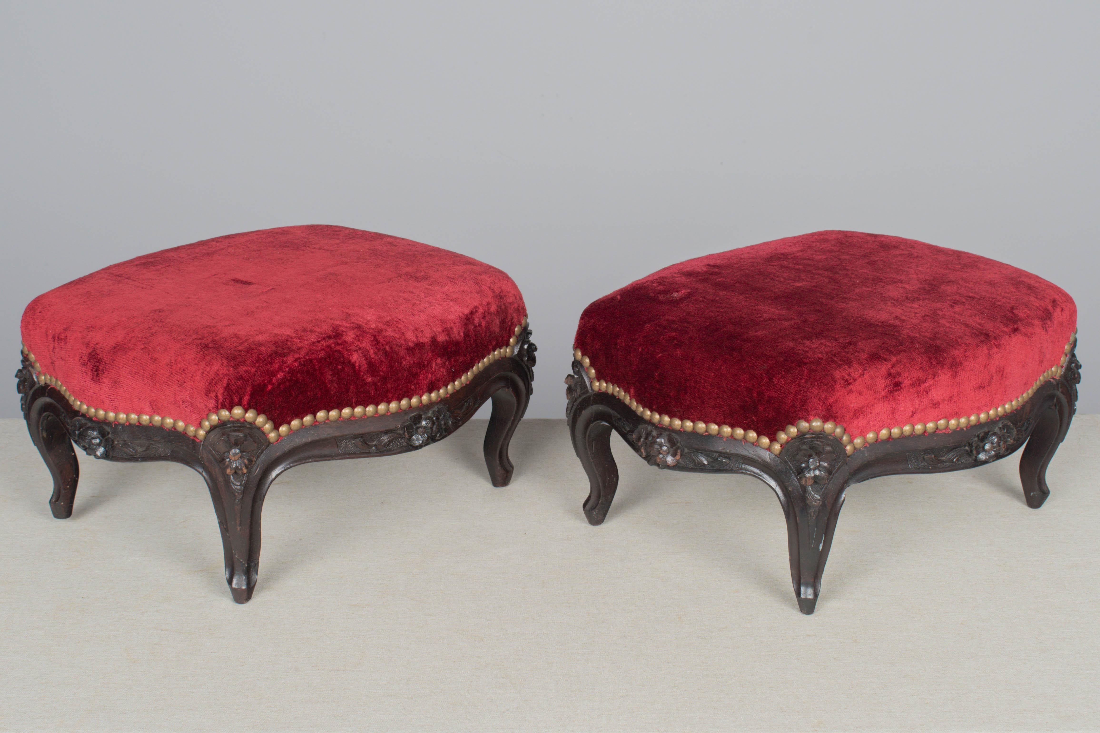 Pair of French Louis XV Style Foot Stools In Good Condition In Winter Park, FL