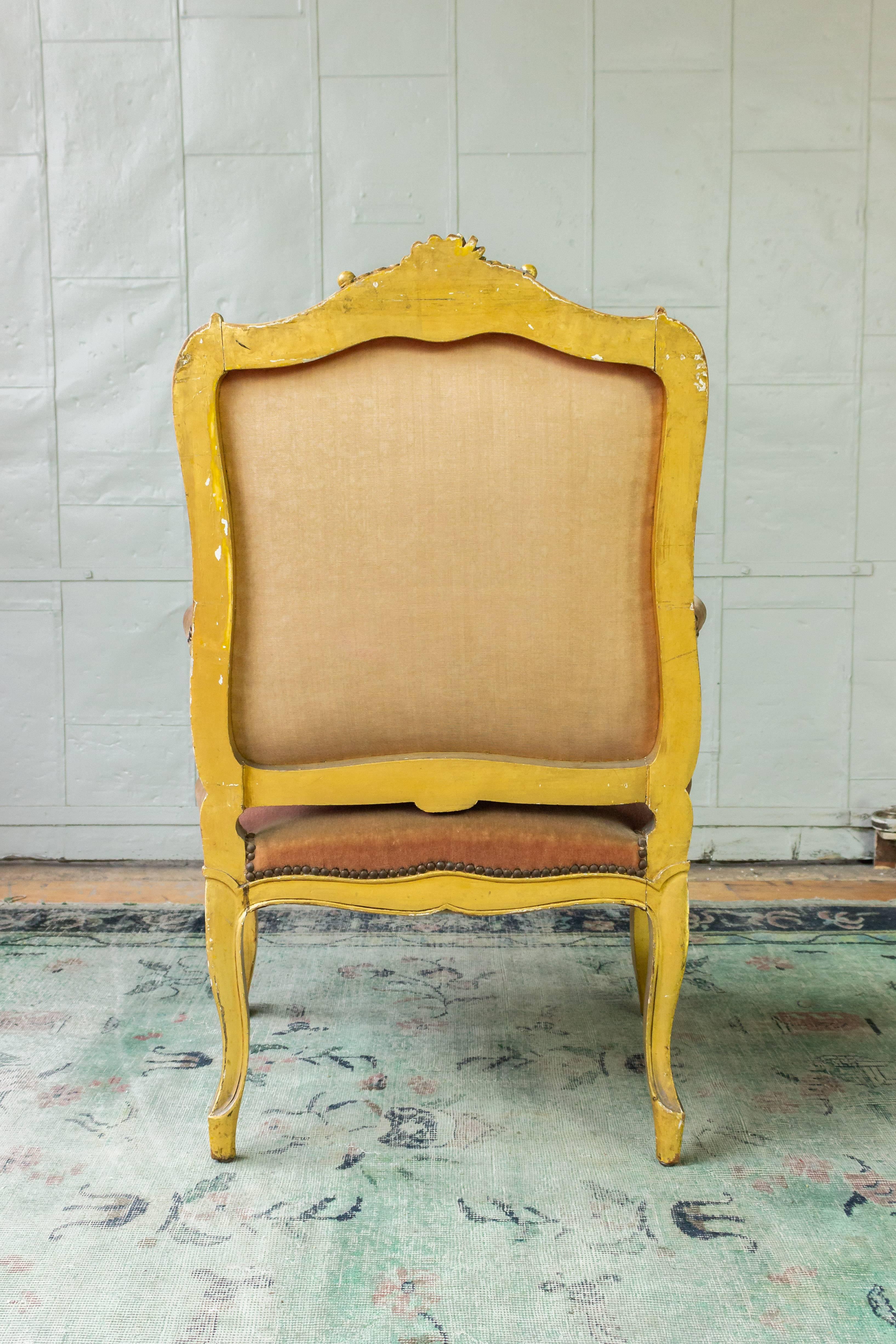 Early 20th Century Pair of French Louis XV Style Gilt Armchairs in Faded Salmon Velvet