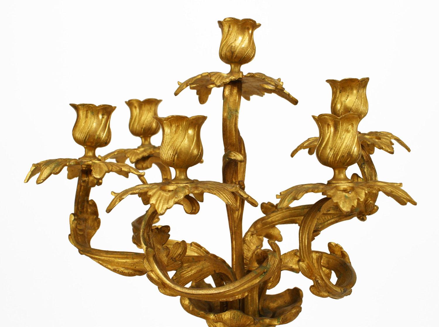 Pair of French Louis XV Style Gilt Bronze Cupid Candelabras Bon état - En vente à Queens, NY