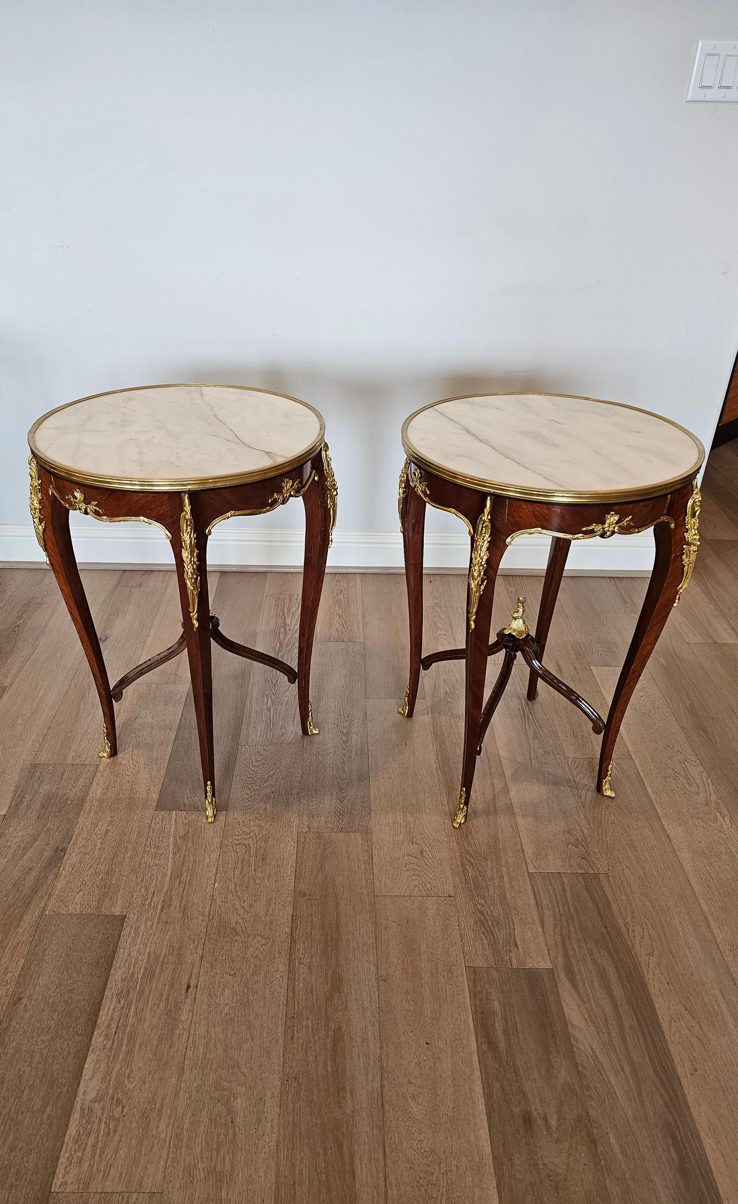 A stunning pair of fine quality French Louis XV style doré bronze mounted kingwood side tables in the manner of famous Parisian ébéniste Francois Linke (1855-1946) and bronze sculptor Léon Messagé (1842-1901).

Exquisitely hand-crafted in the 20th