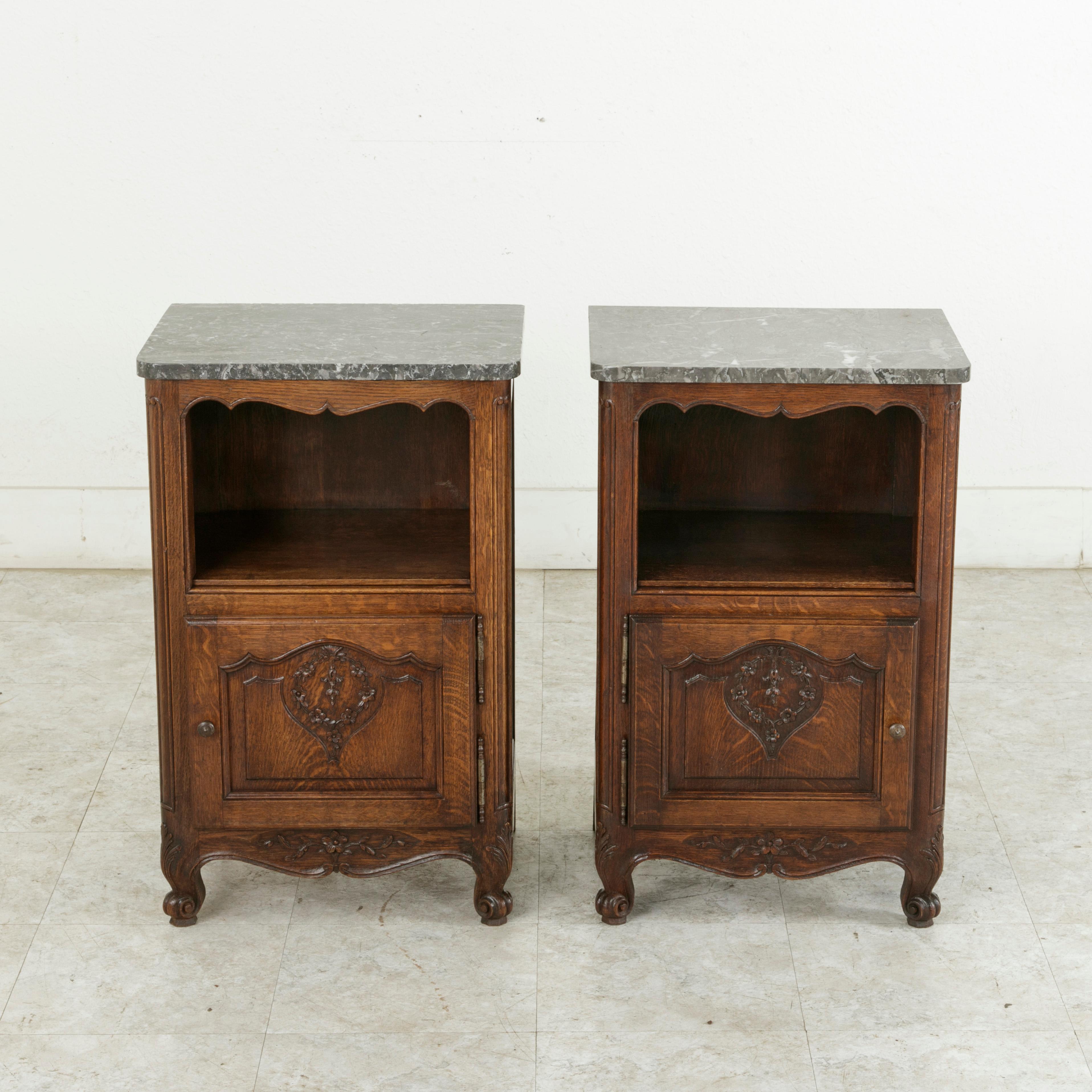 Pair of French Louis XV Style Hand-Carved Oak Nightstands with Marble Top, Niche In Excellent Condition In Fayetteville, AR