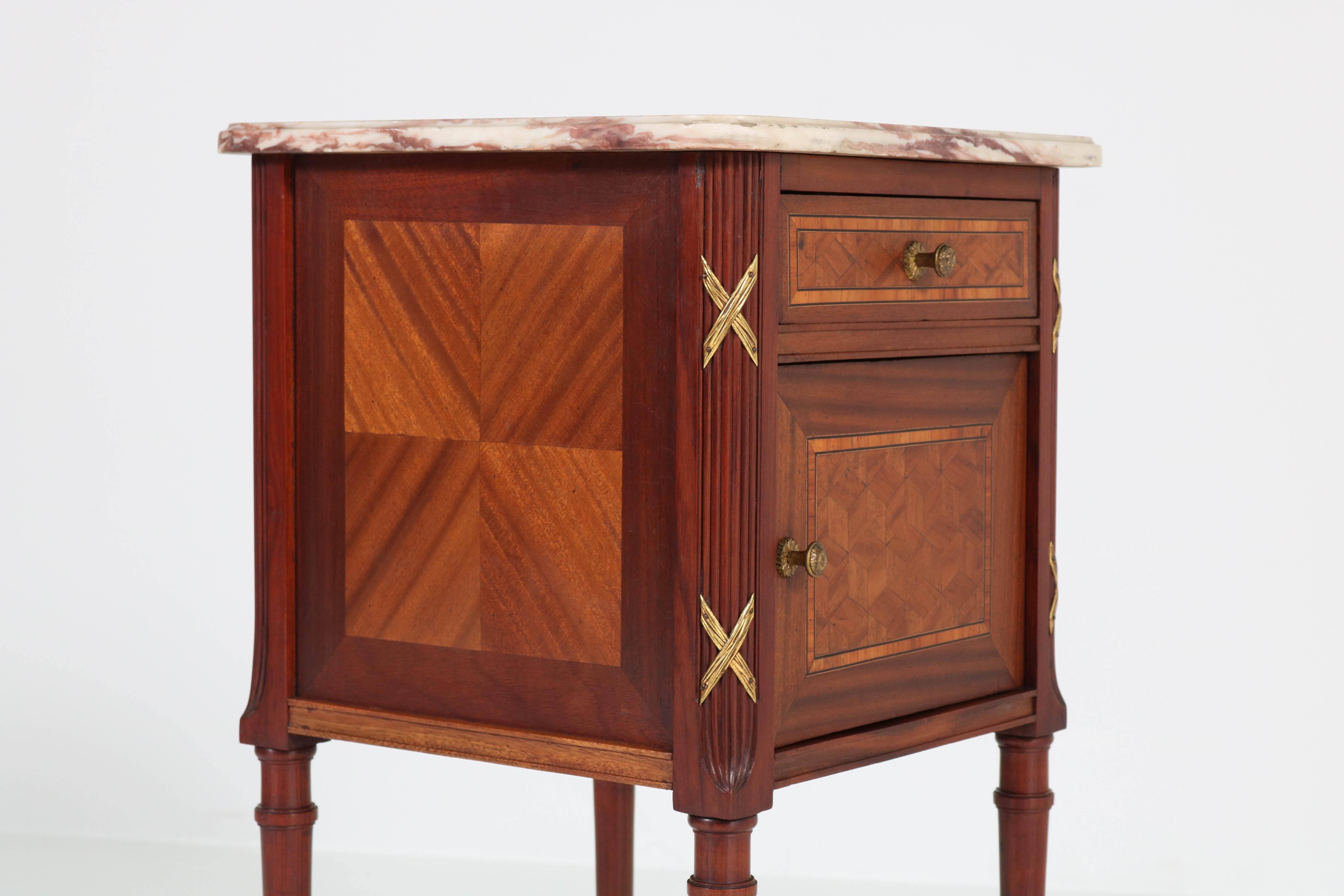 Pair of French Louis XV Style Mahogany Nightstands or Bedside Tables, 1920s 3