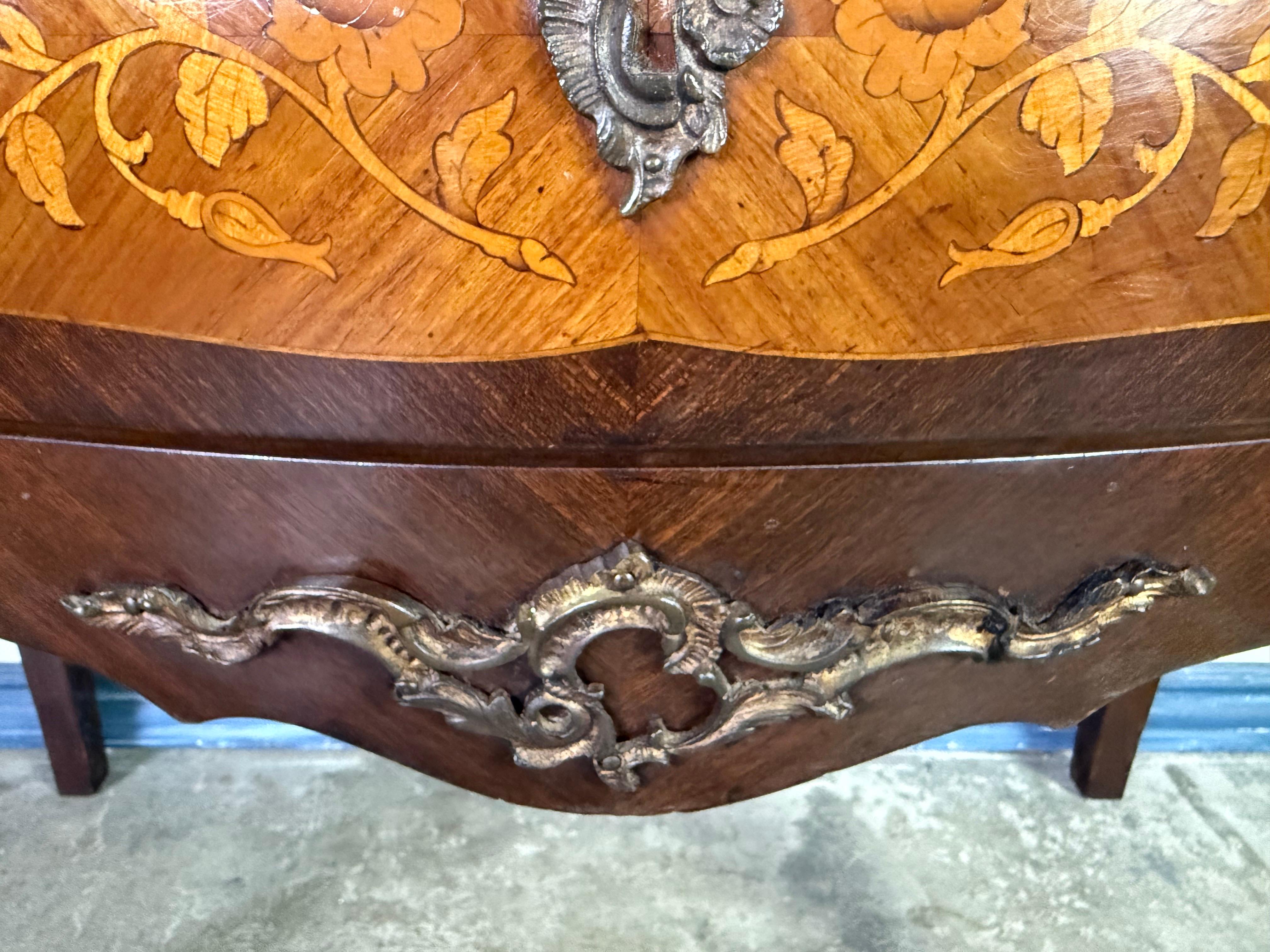 Pair of French Louis XV Style Marble-Top Commodes For Sale 4