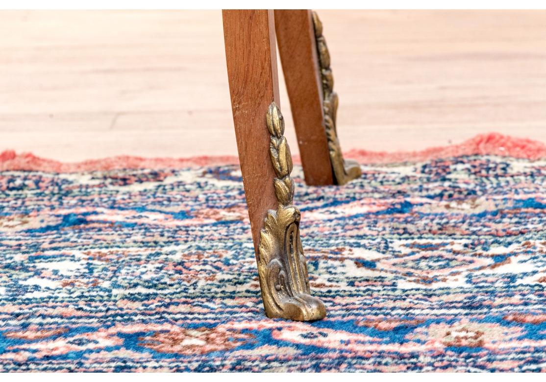 Paire de tables de nuit de style Louis XV avec faux livres en vente 5