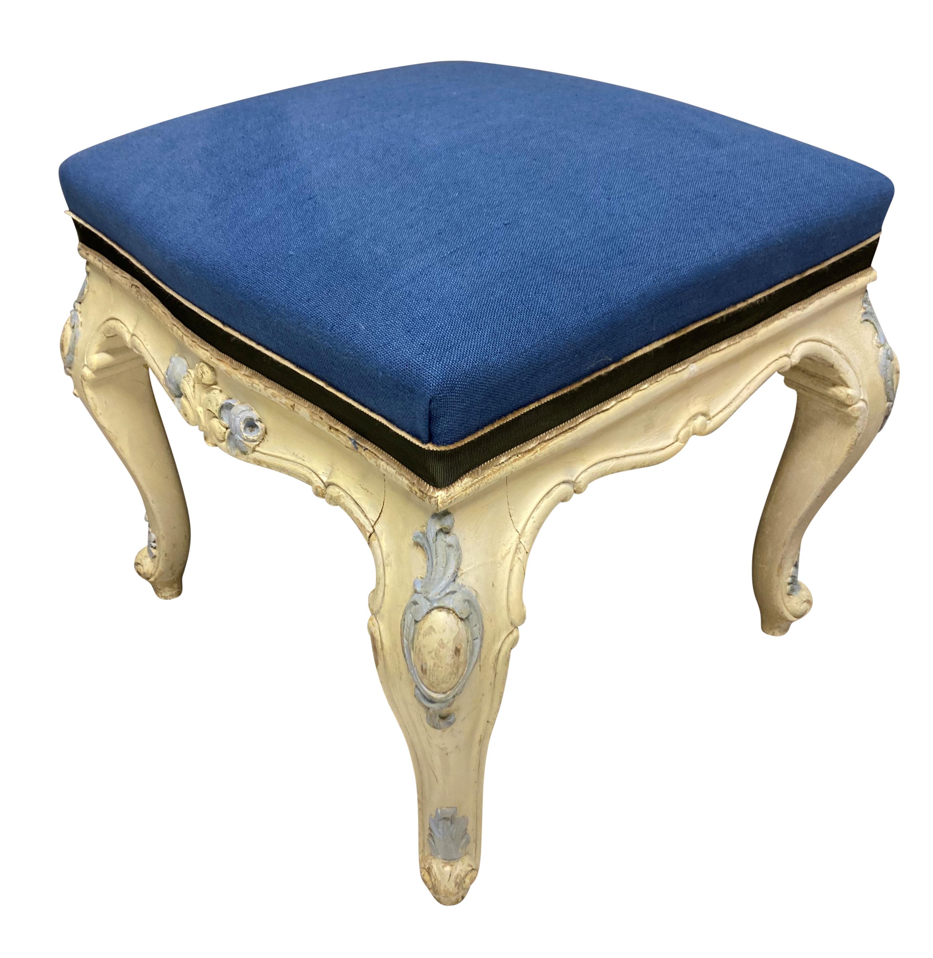 Pair Of French Louis XV Style Painted Stools In Good Condition For Sale In London, GB