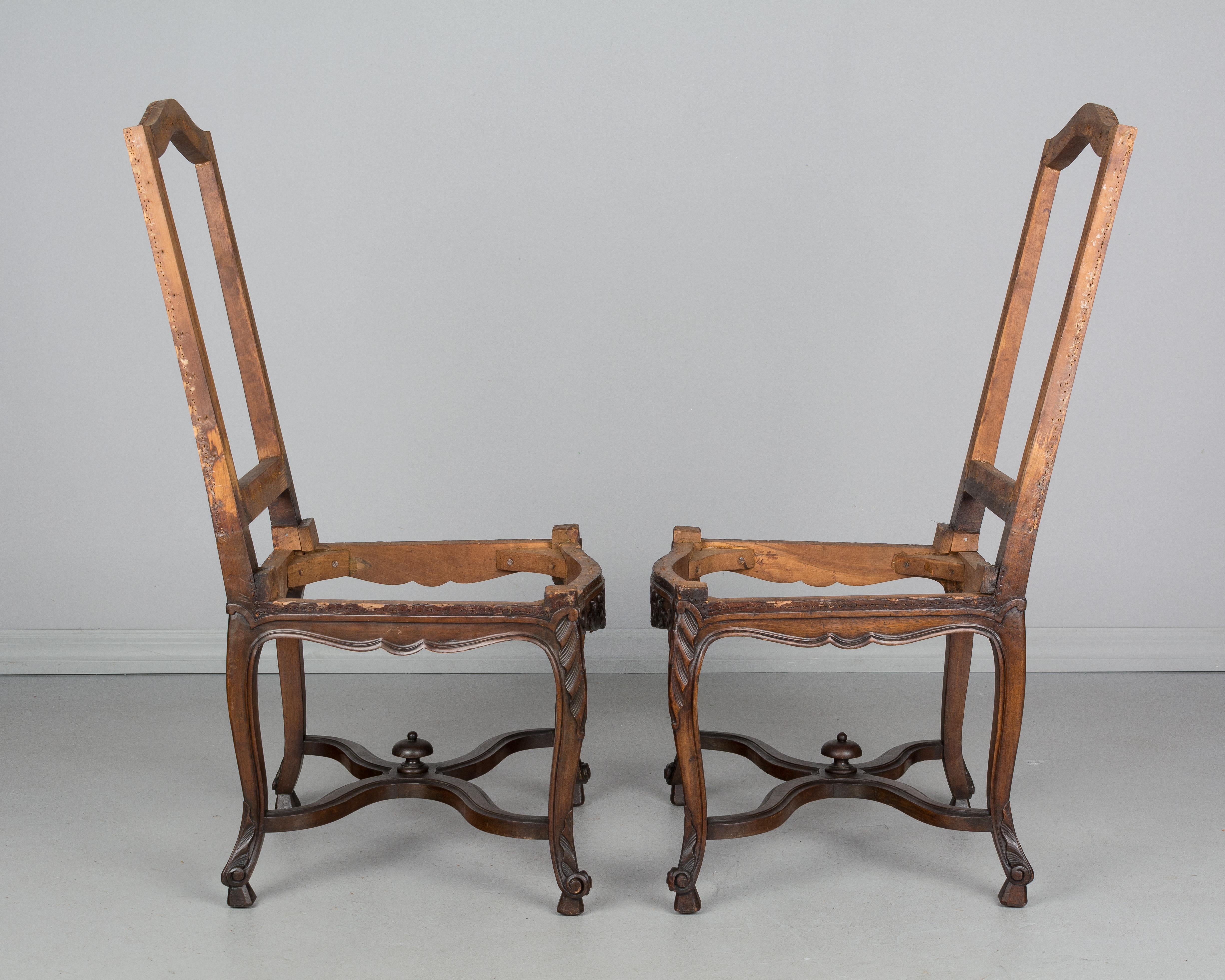 Pair of French Louis XV Style Side Chairs im Zustand „Gut“ in Winter Park, FL