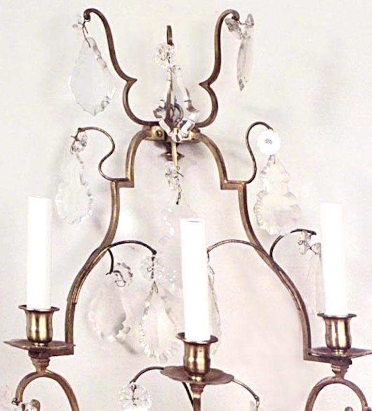 Pair of French Louis XV Style Bronze and Crystal Wall Sconces In Good Condition For Sale In New York, NY