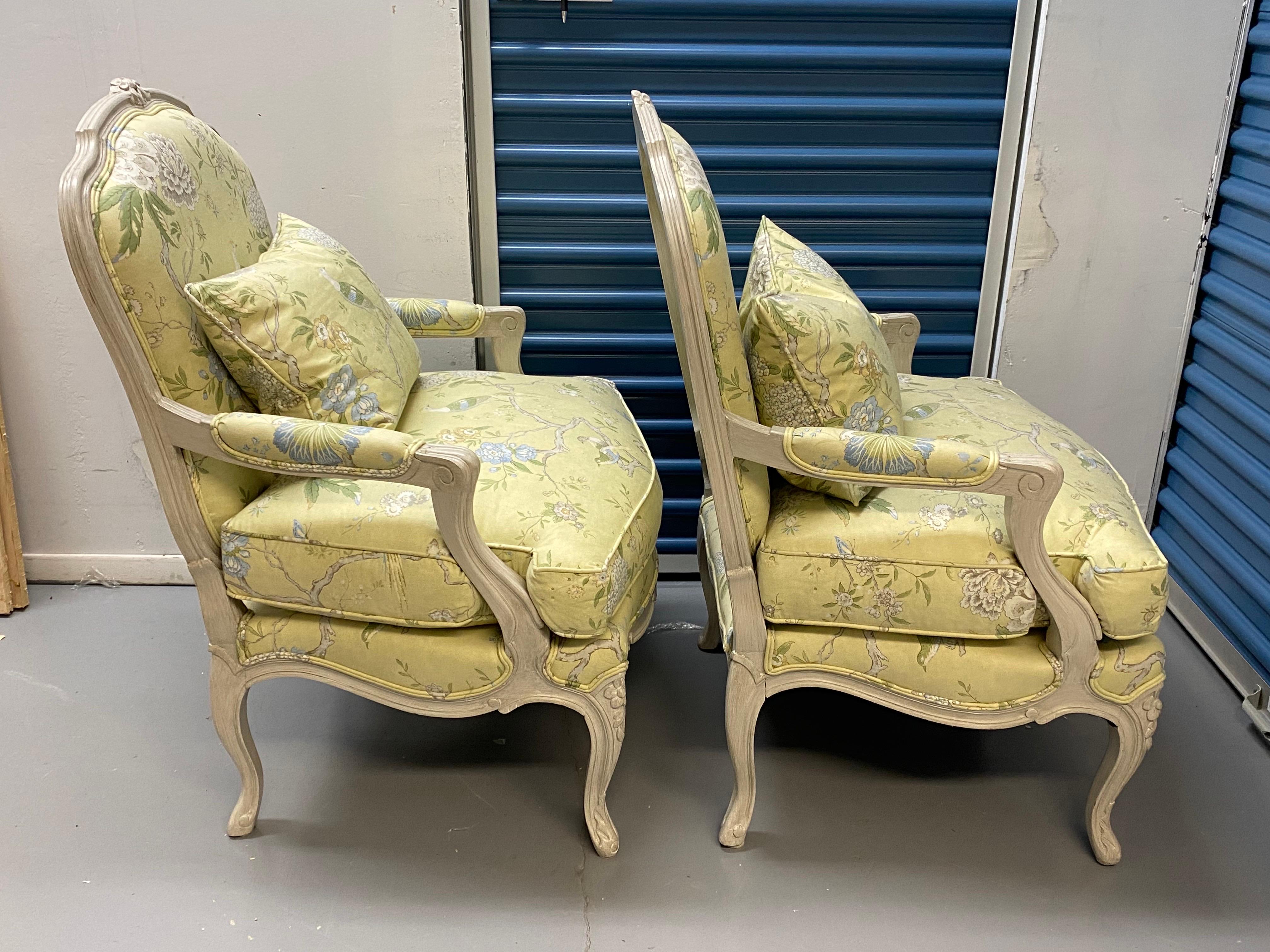 Pair of French Louis XV Style White Painted Armchairs In Good Condition For Sale In Southampton, NY