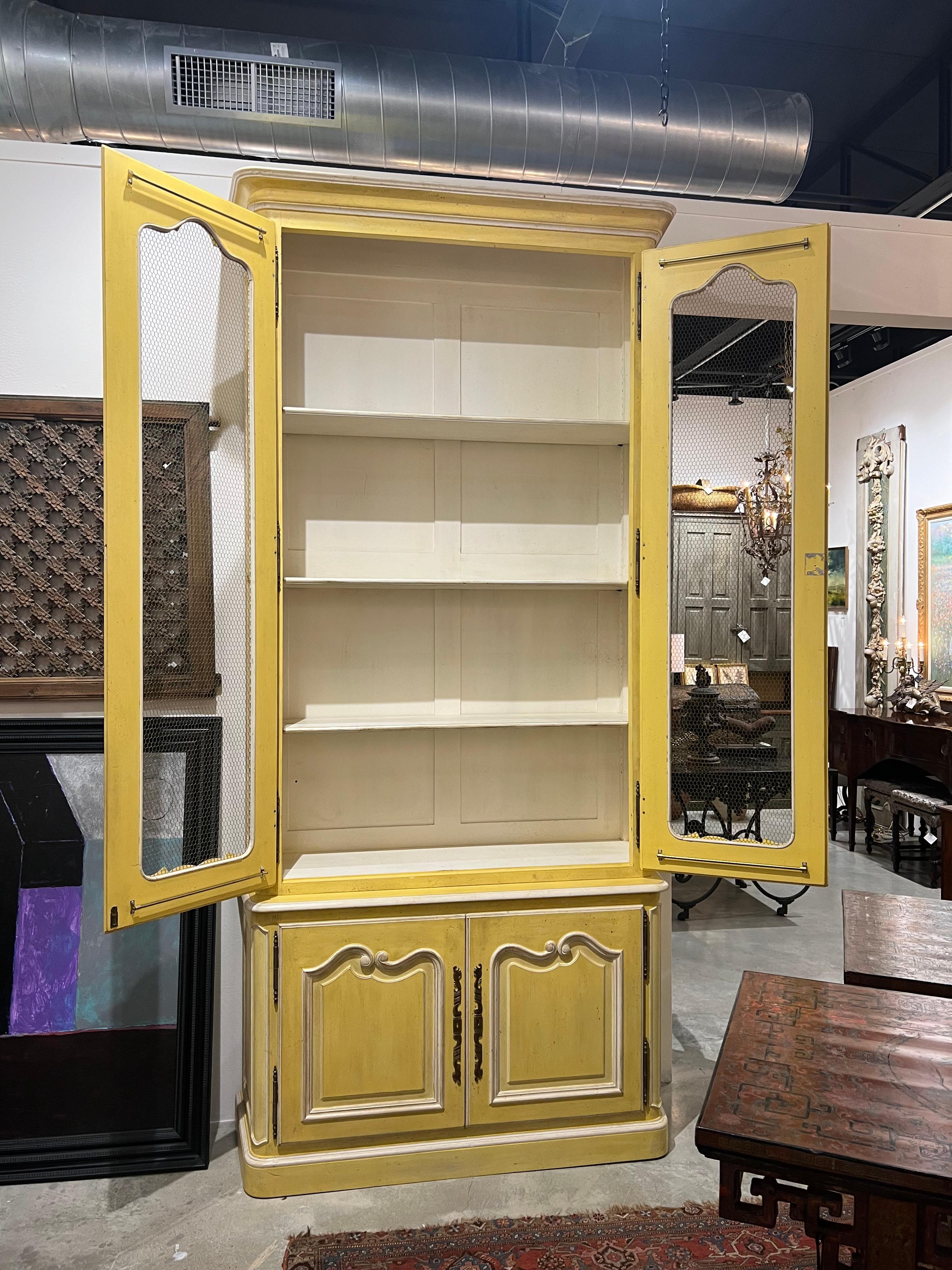 Pair of French Louis XV Style Yellow and White Painted Bookcases For Sale 6