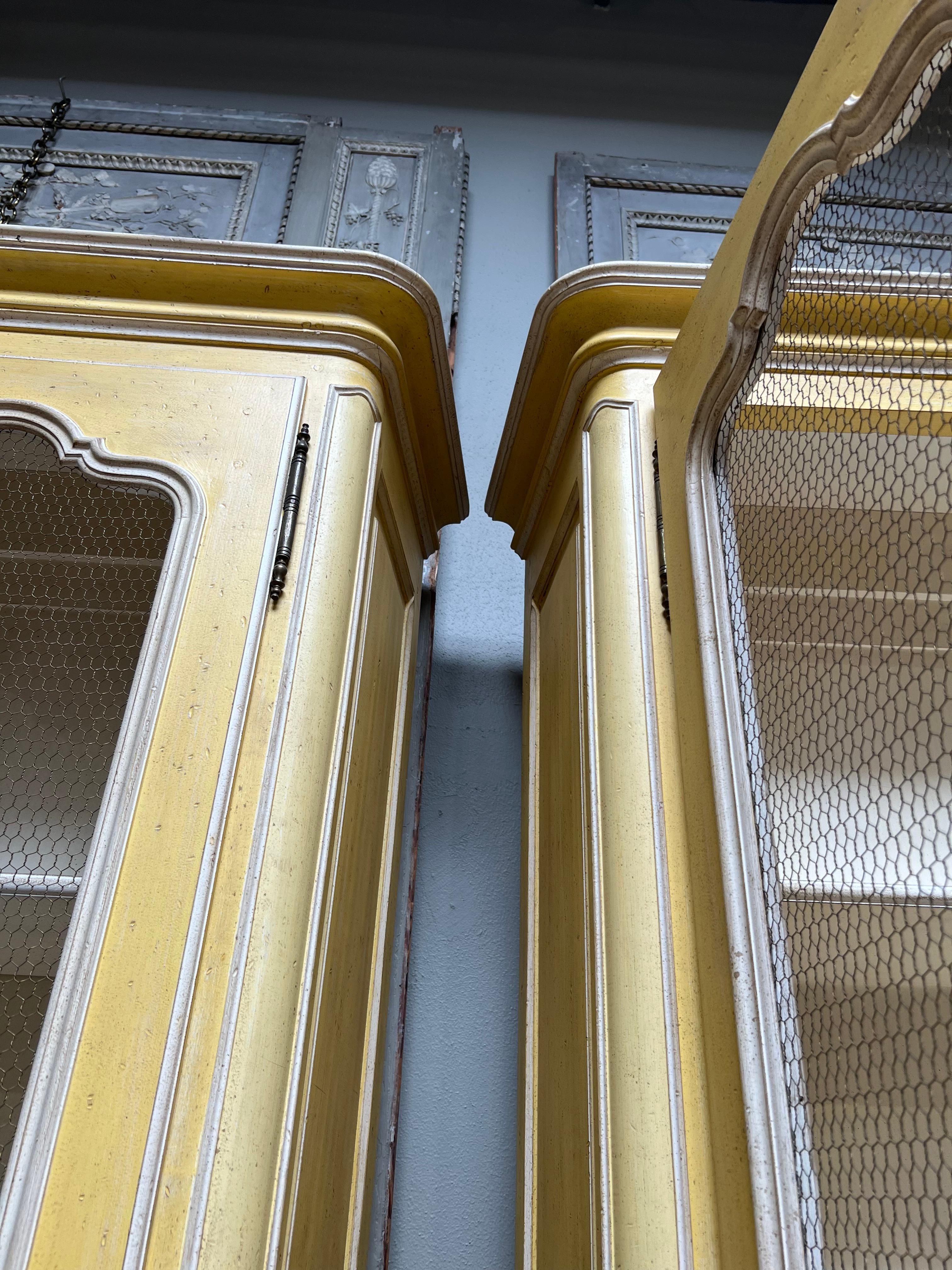 Pair of French Louis XV Style Yellow and White Painted Bookcases For Sale 1