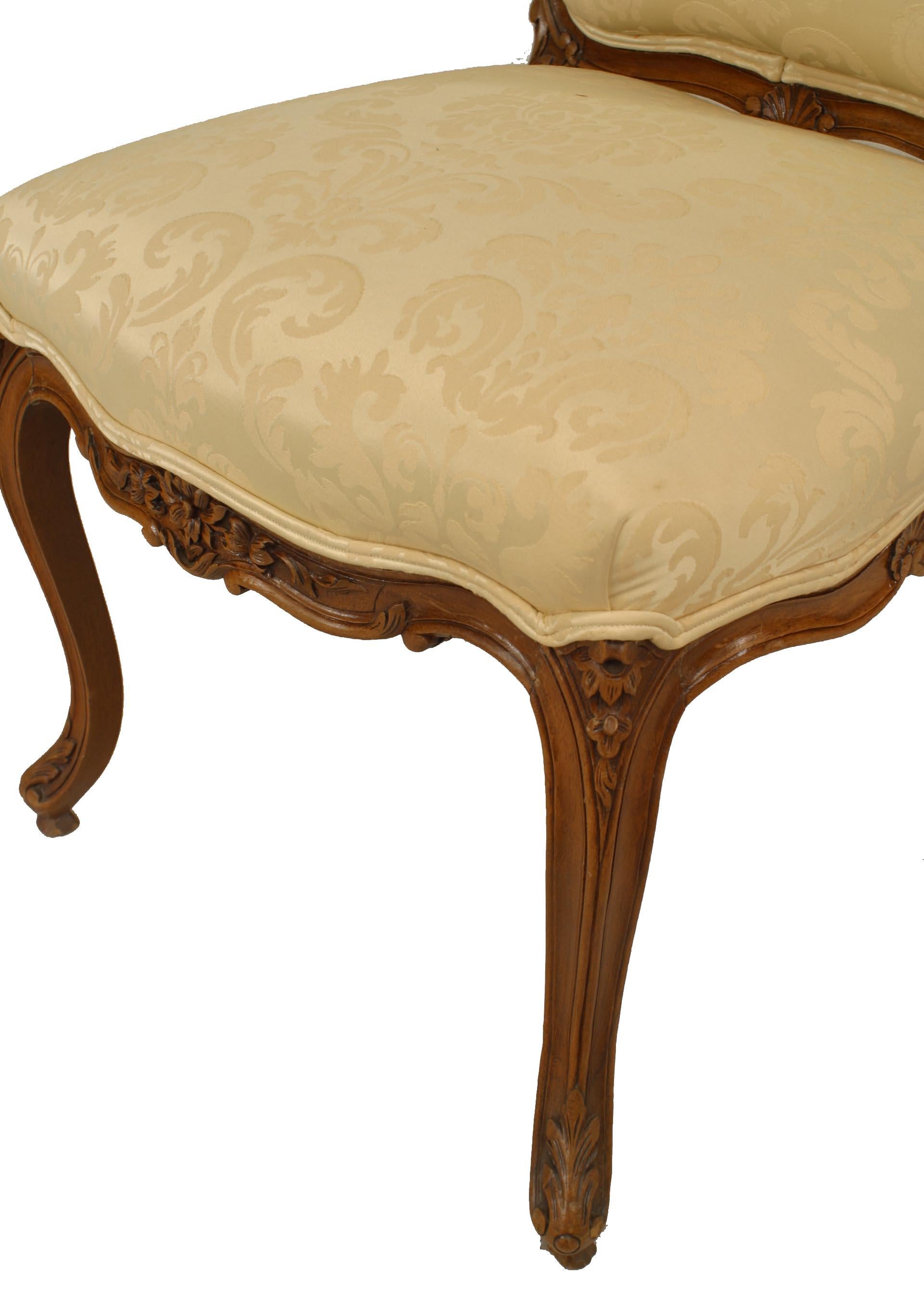 Pair of French Louis XV Walnut Side Chairs In Good Condition For Sale In New York, NY