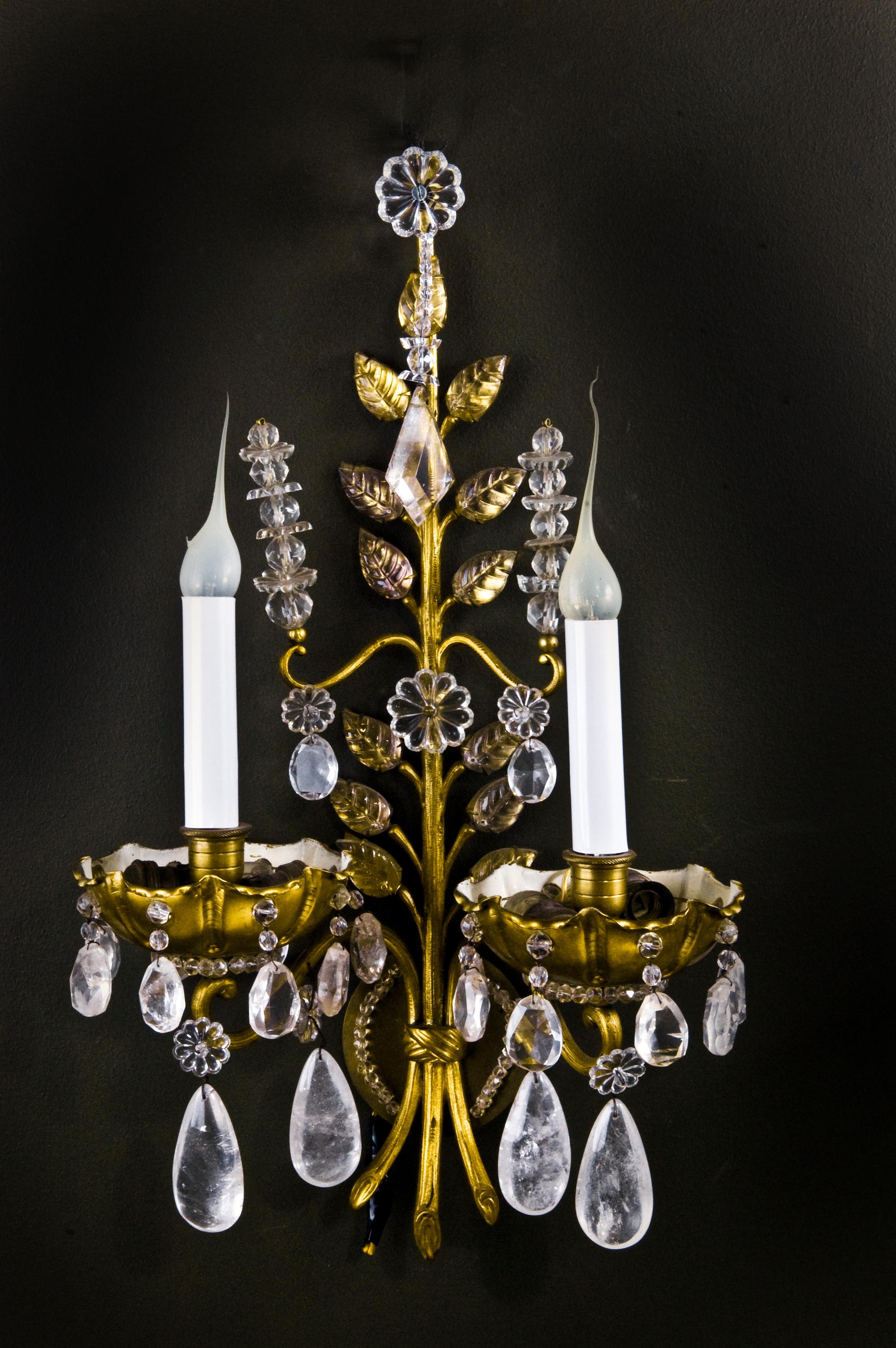 Pair of French Louis XVI Baguès Style Rock Crystal and Gilt Bronze Wall Sconces In Good Condition In New York, NY