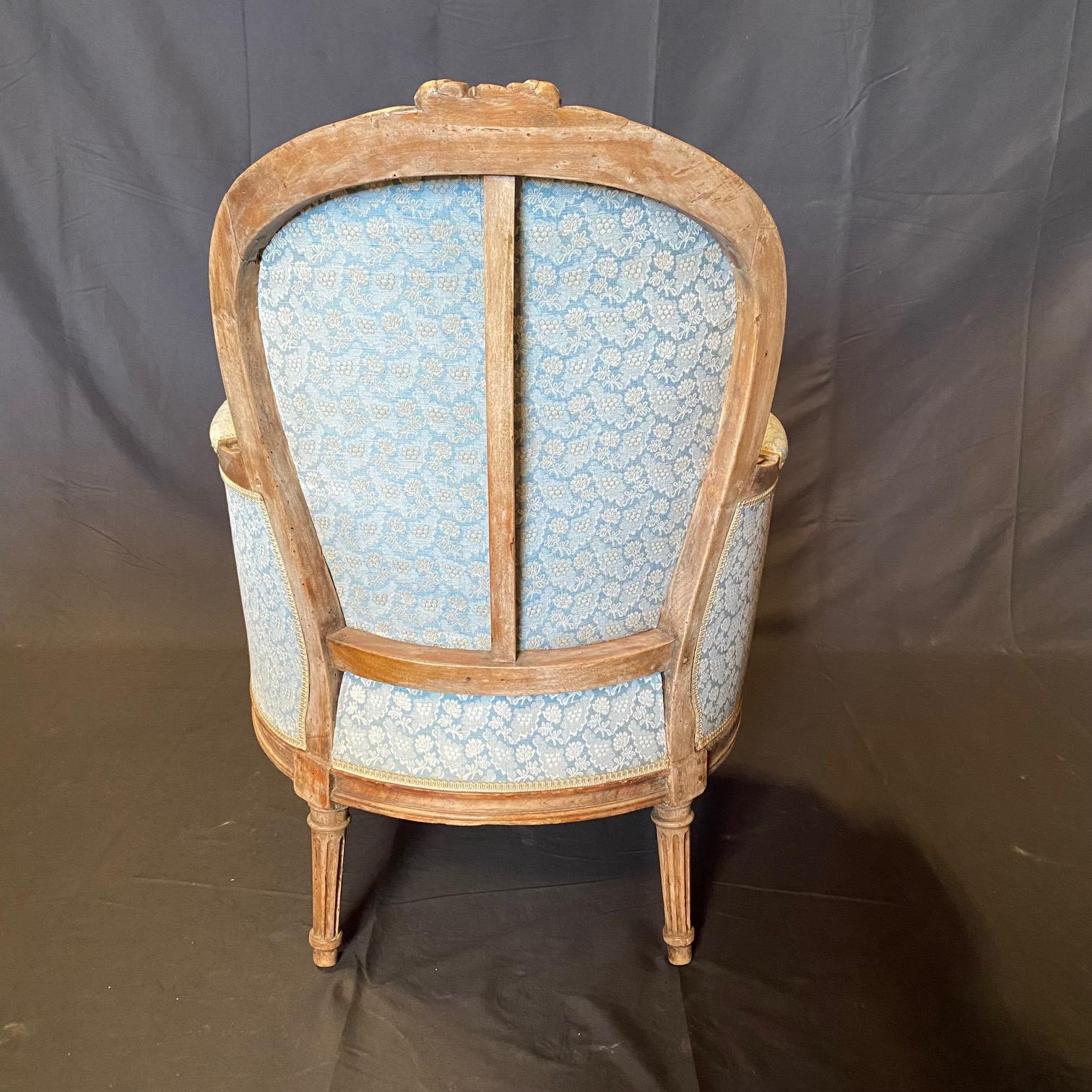Pair of French Louis XVI Cerused Bergères Chairs with Blue & White Upholstery 7