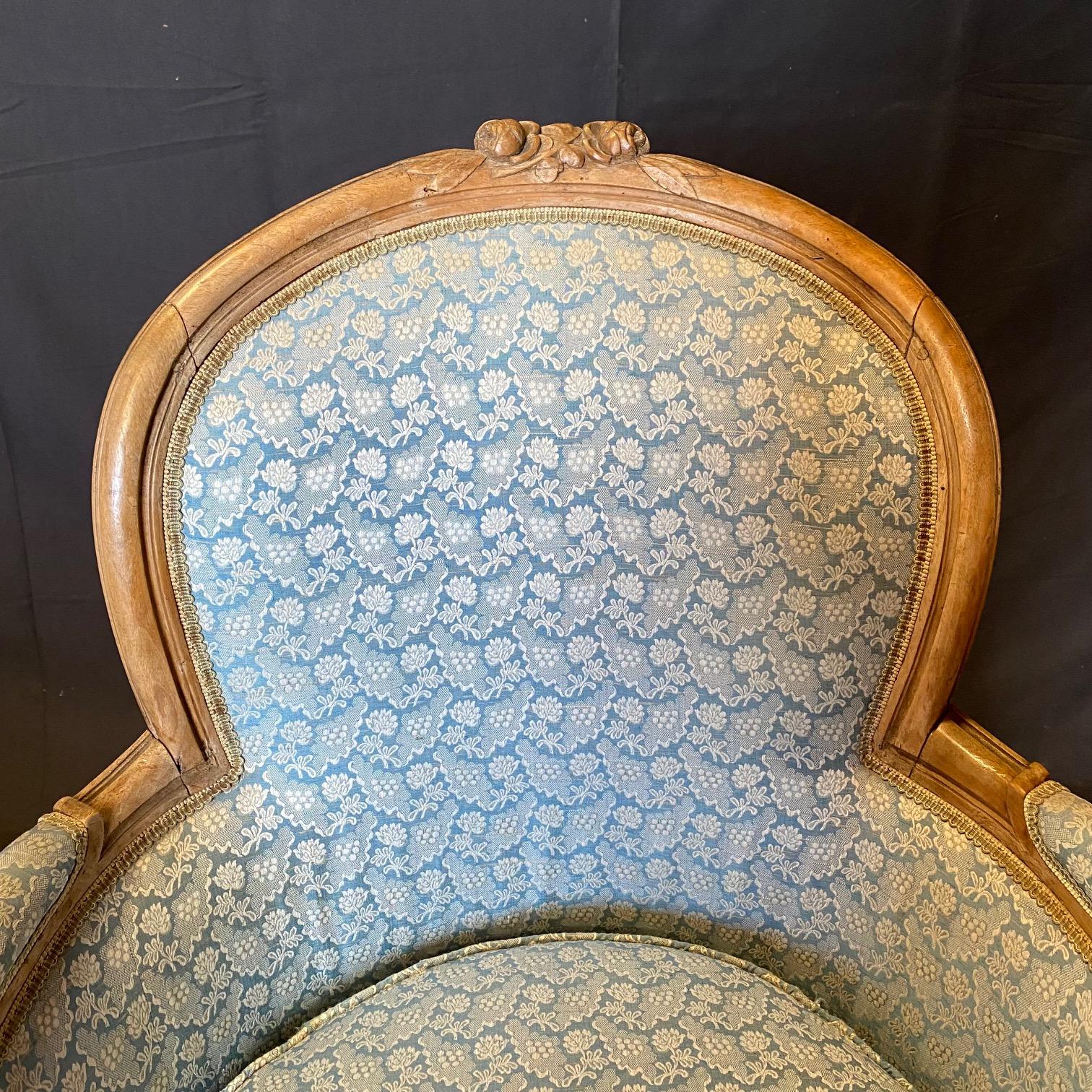 Pair of French Louis XVI Cerused Bergères Chairs with Blue & White Upholstery 5