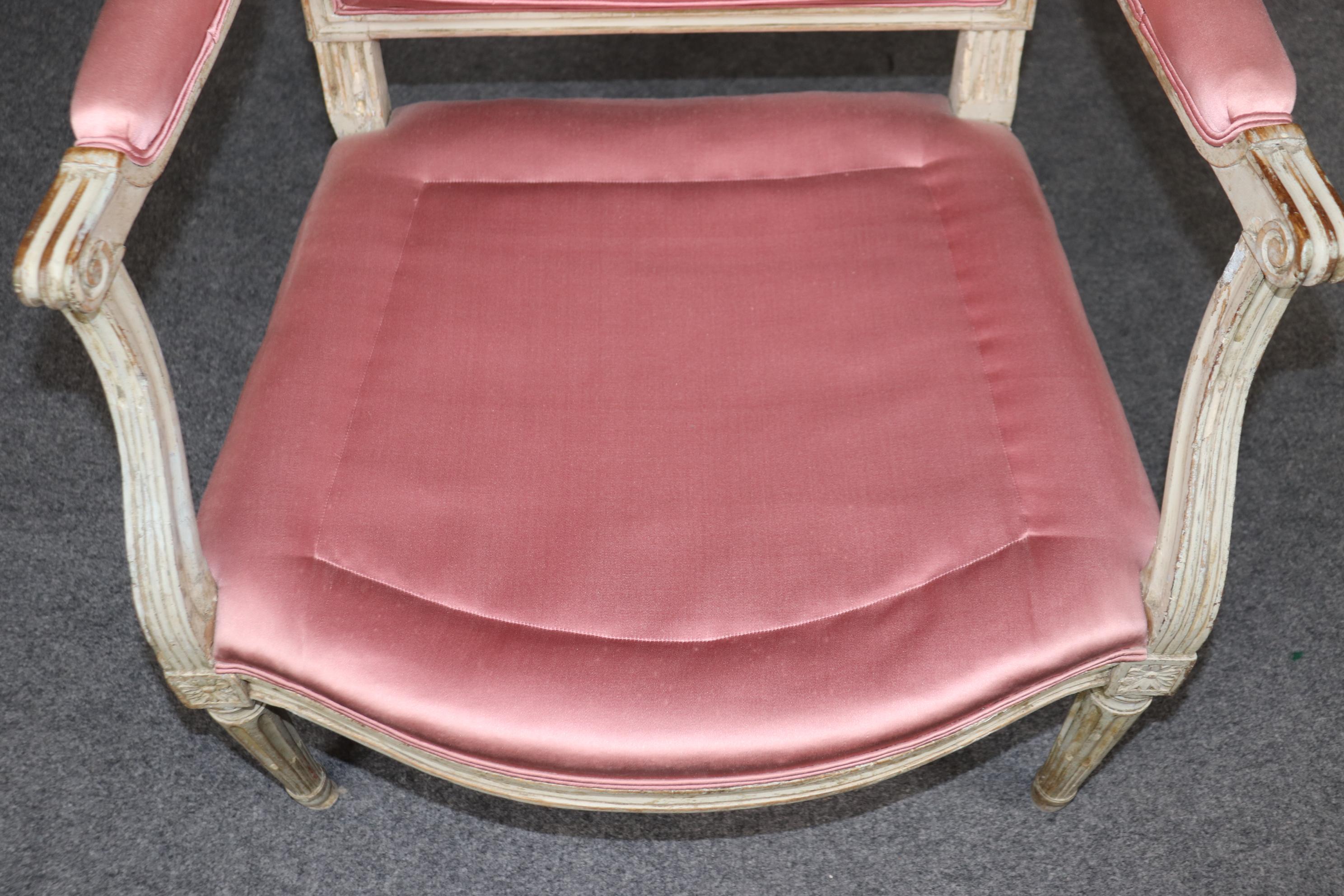 Pareja de sillones franceses Luis XVI pintados y envejecidos del siglo XVIII en venta 9