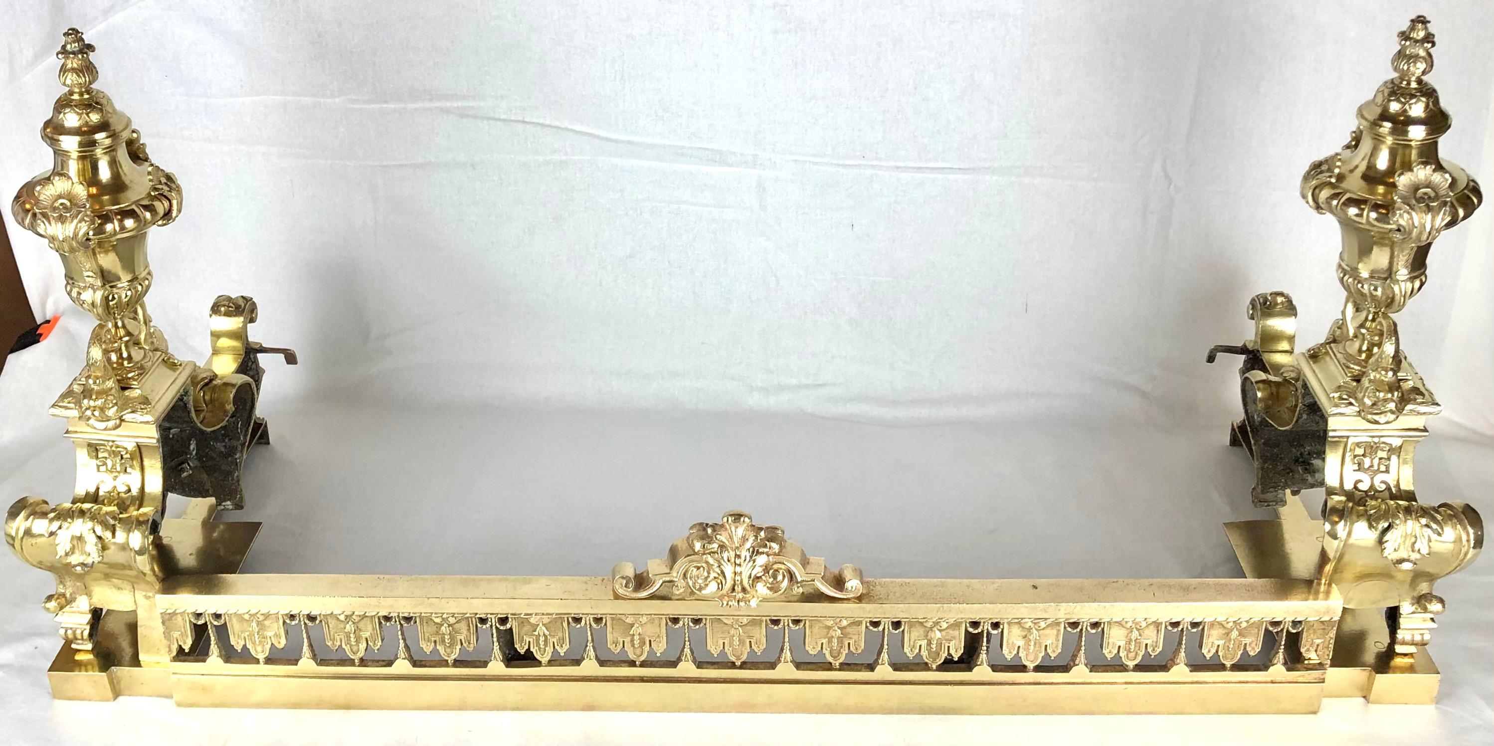 Fait main 18me sicle Franais Louis XVI Bronze dor Chenets de chemine ou Urne Andirons en vente