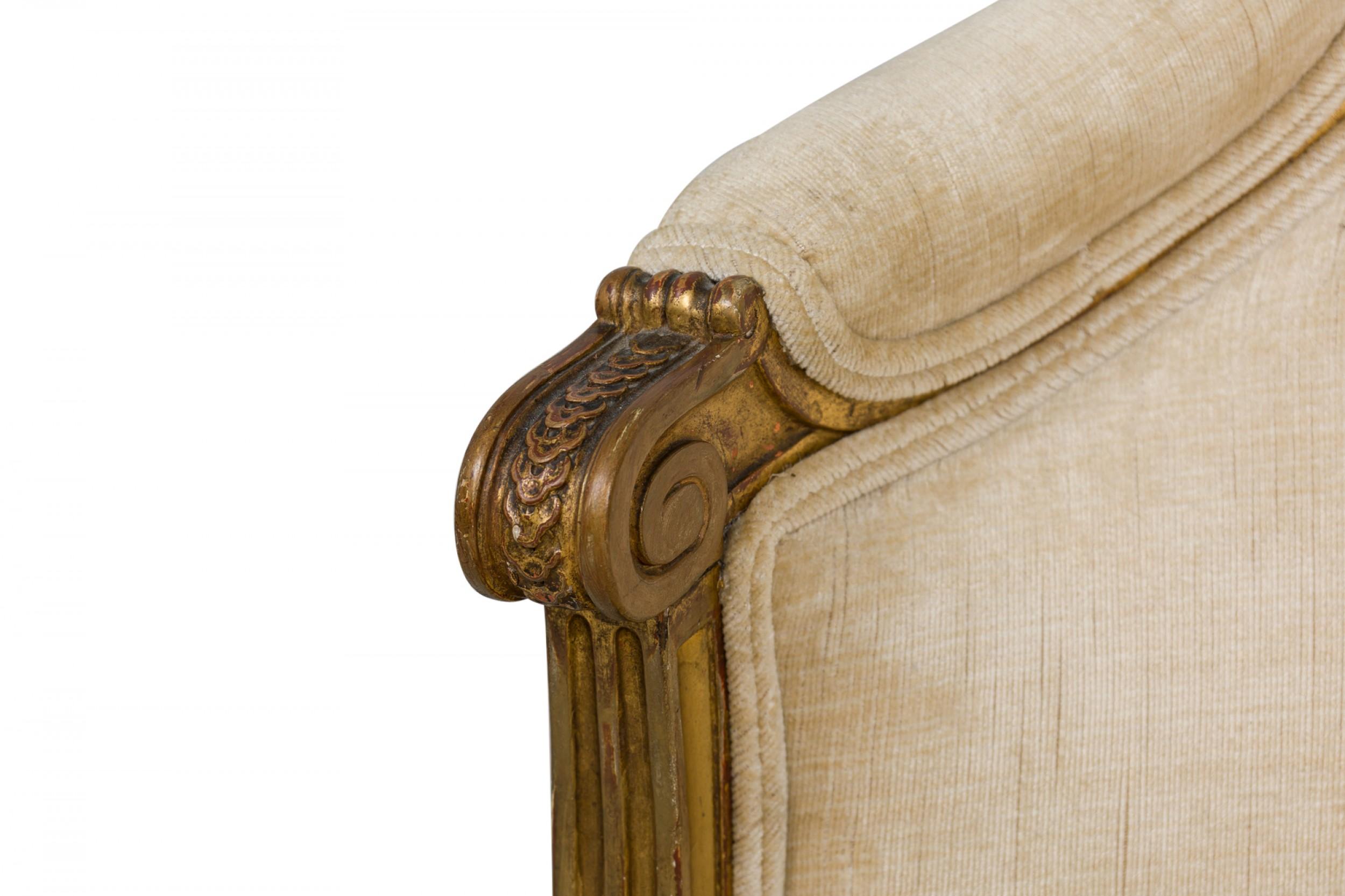 Coppia di canapè imbottiti francesi Luigi XVI in legno dorato beige in vendita 8