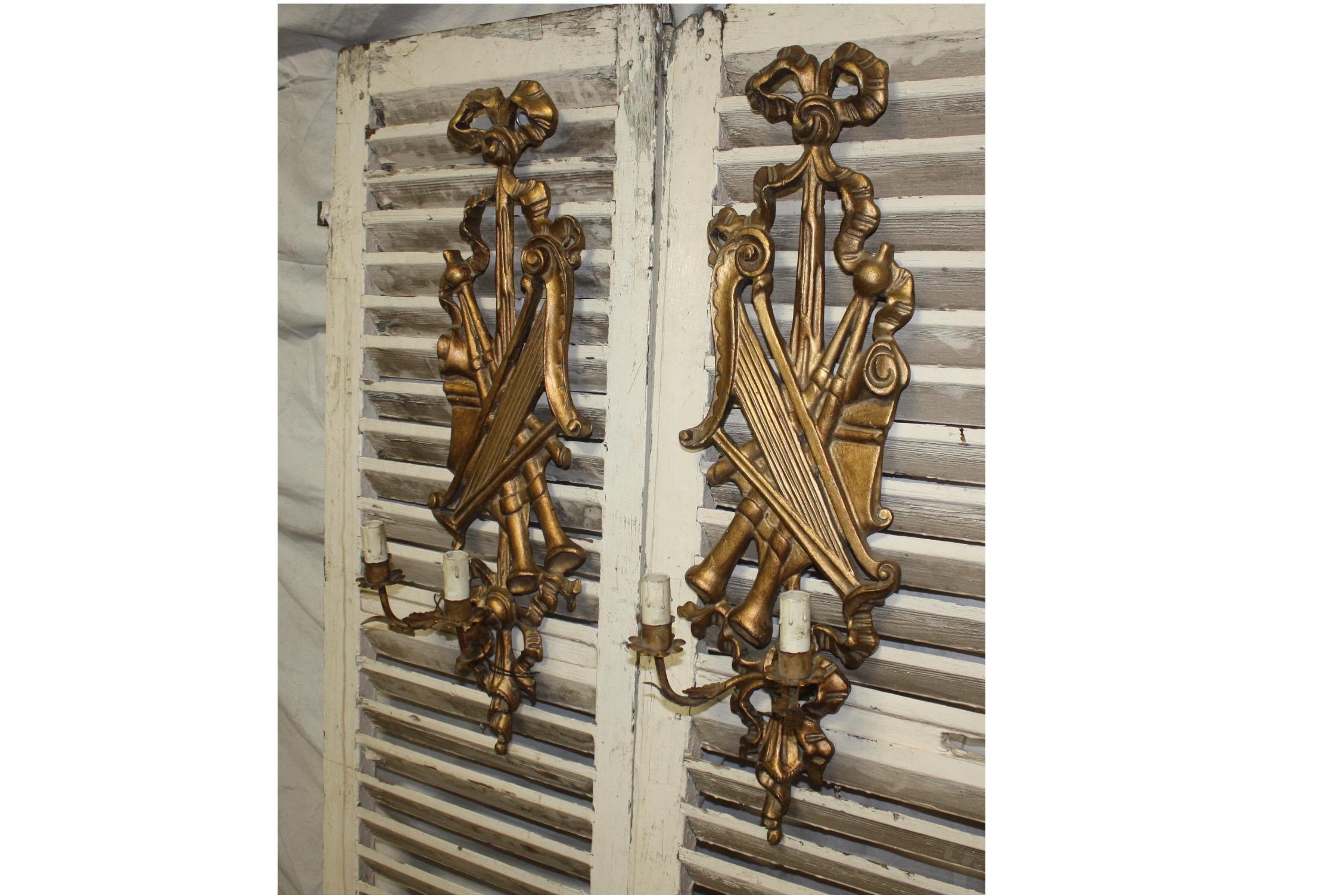 Pair of French Louis XVI Giltwood Sconces In Excellent Condition For Sale In Stockbridge, GA