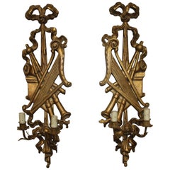 Paire d'Appliques Françaises Louis XVI en Bois Doré