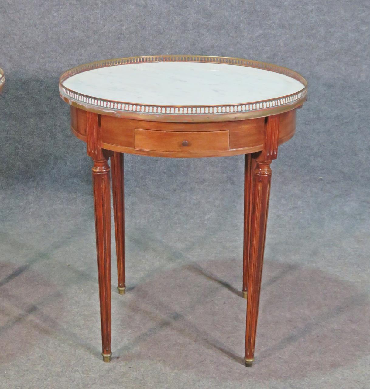 Mid-20th Century Pair of French Louis XVI Mahogany Gueridons End Tables with Brass Gallery For Sale