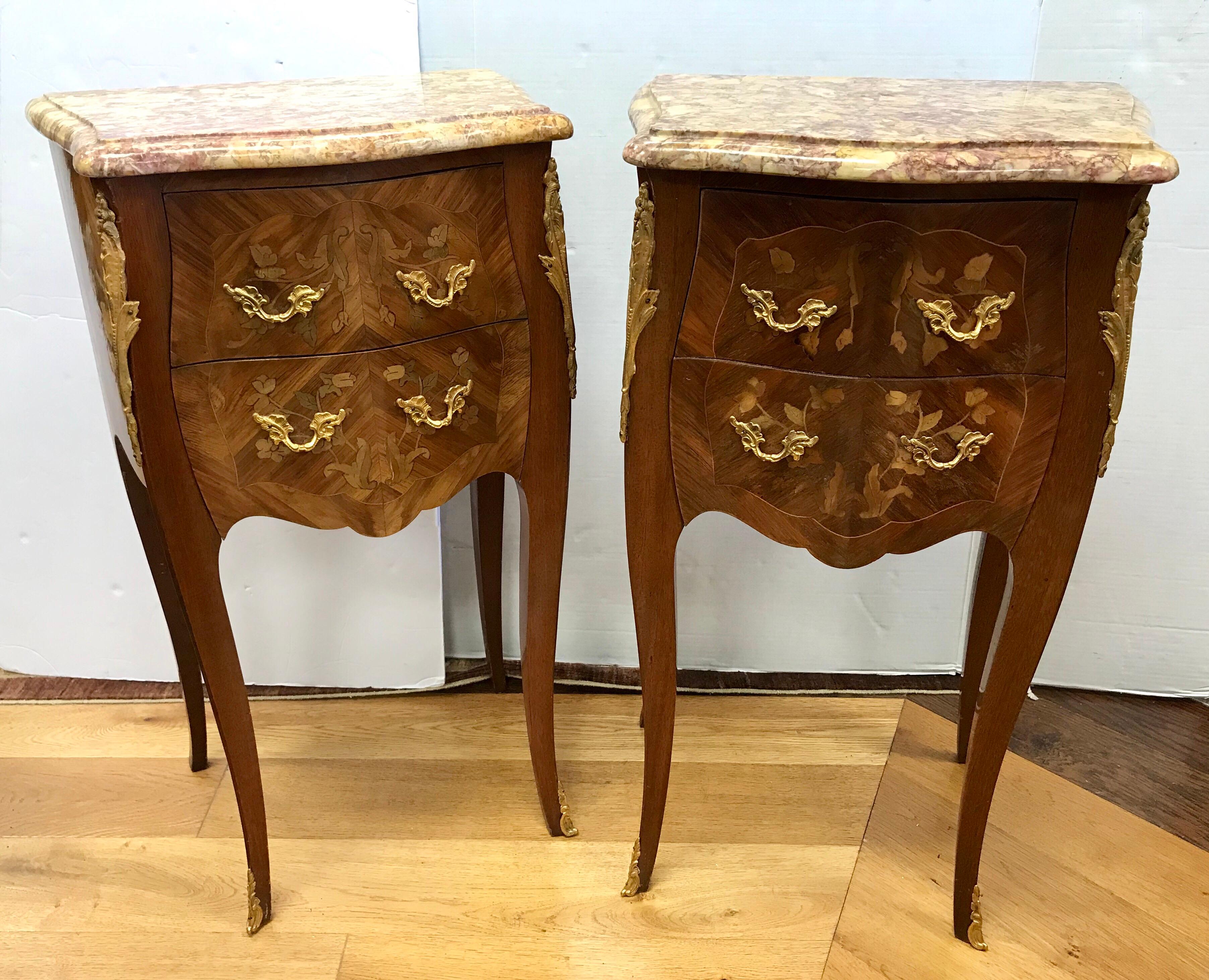 Pair of French Louis XVI Marble-Top Bronze-Mounted Bedside Tables or Nightstands In Good Condition In West Hartford, CT