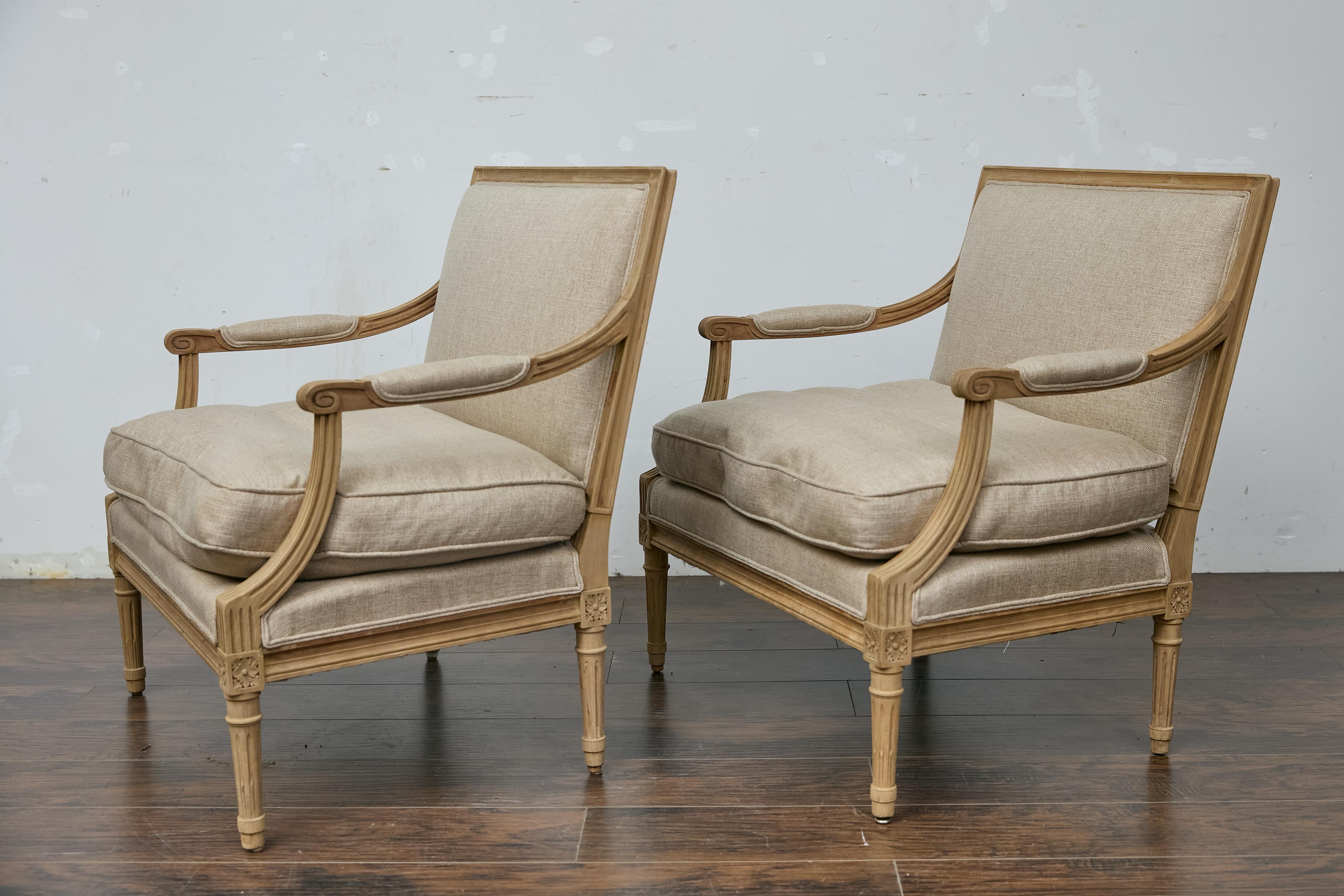 Carved Pair of French Louis XVI Marquise Chairs, Scrolling Arms, Linen Upholstery, 1920 For Sale
