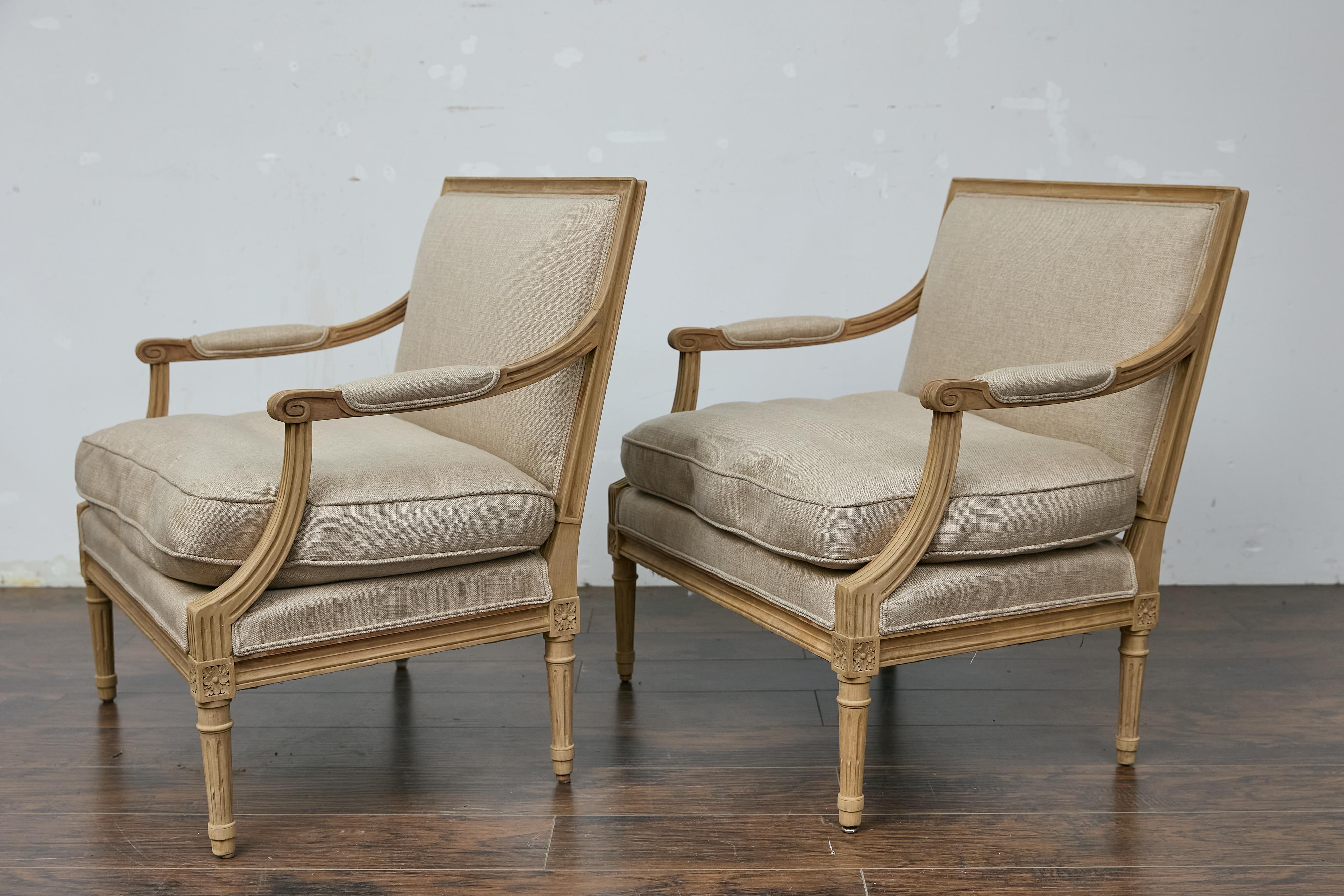 Pair of French Louis XVI Marquise Chairs, Scrolling Arms, Linen Upholstery, 1920 In Good Condition For Sale In Atlanta, GA