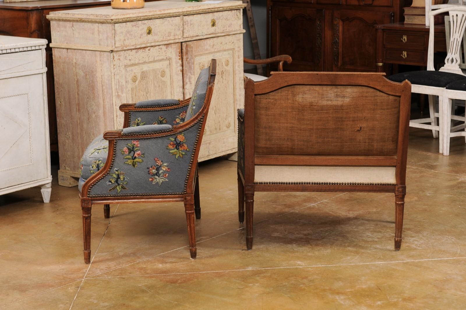 Pair of French Louis XVI Period 1790s Bergère Marquise Chairs with Upholstery For Sale 6