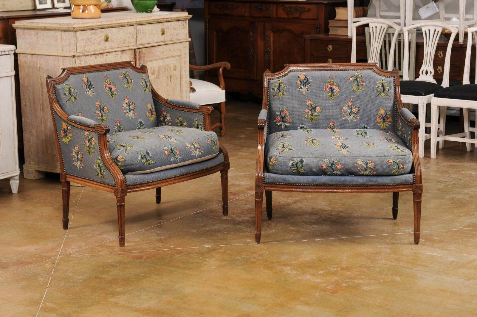 19th Century Pair of French Louis XVI Period 1790s Bergère Marquise Chairs with Upholstery For Sale