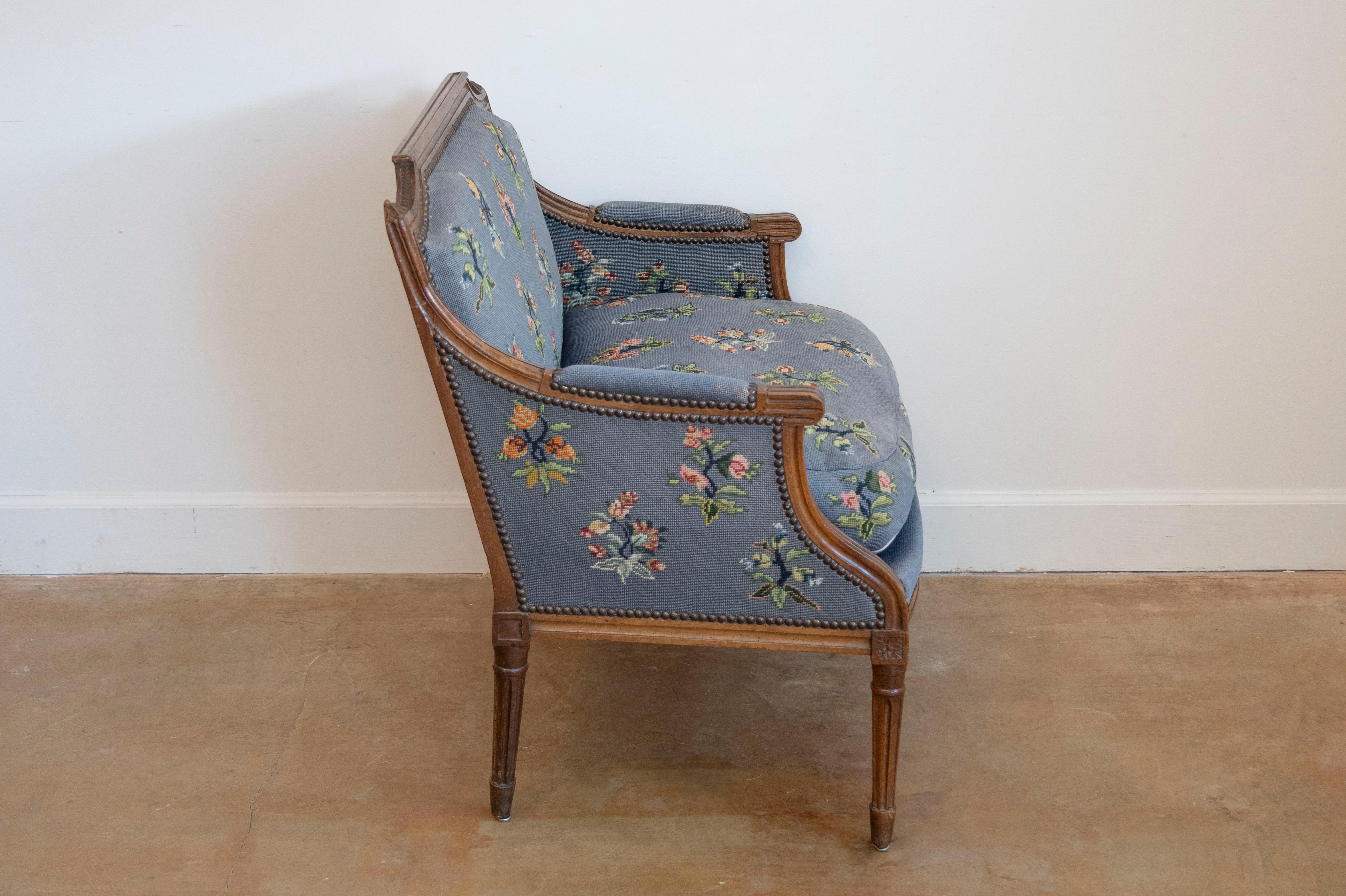 19th Century Pair of French Louis XVI Period 1790s Bergère Marquise Chairs with Upholstery For Sale