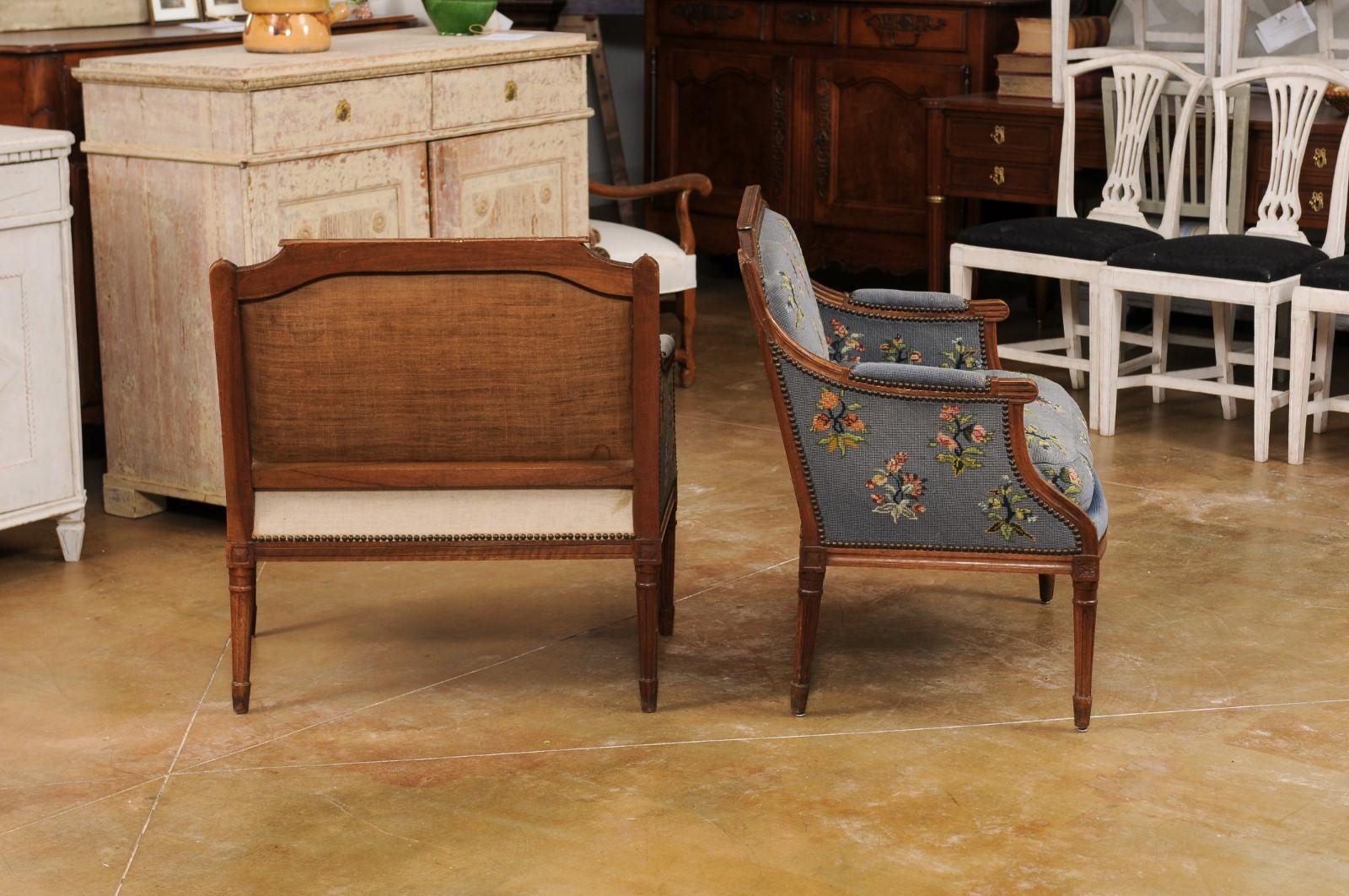 Pair of French Louis XVI Period 1790s Bergère Marquise Chairs with Upholstery For Sale 4
