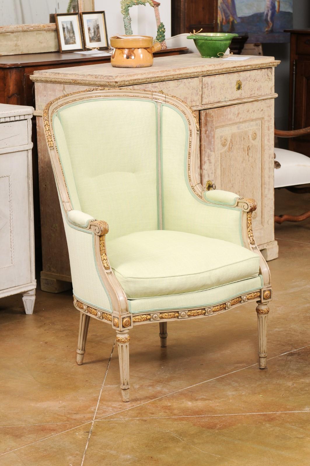 Pair of French Louis XVI Style 1900s Painted and Parcel-Gilt Bergères Chairs In Good Condition For Sale In Atlanta, GA