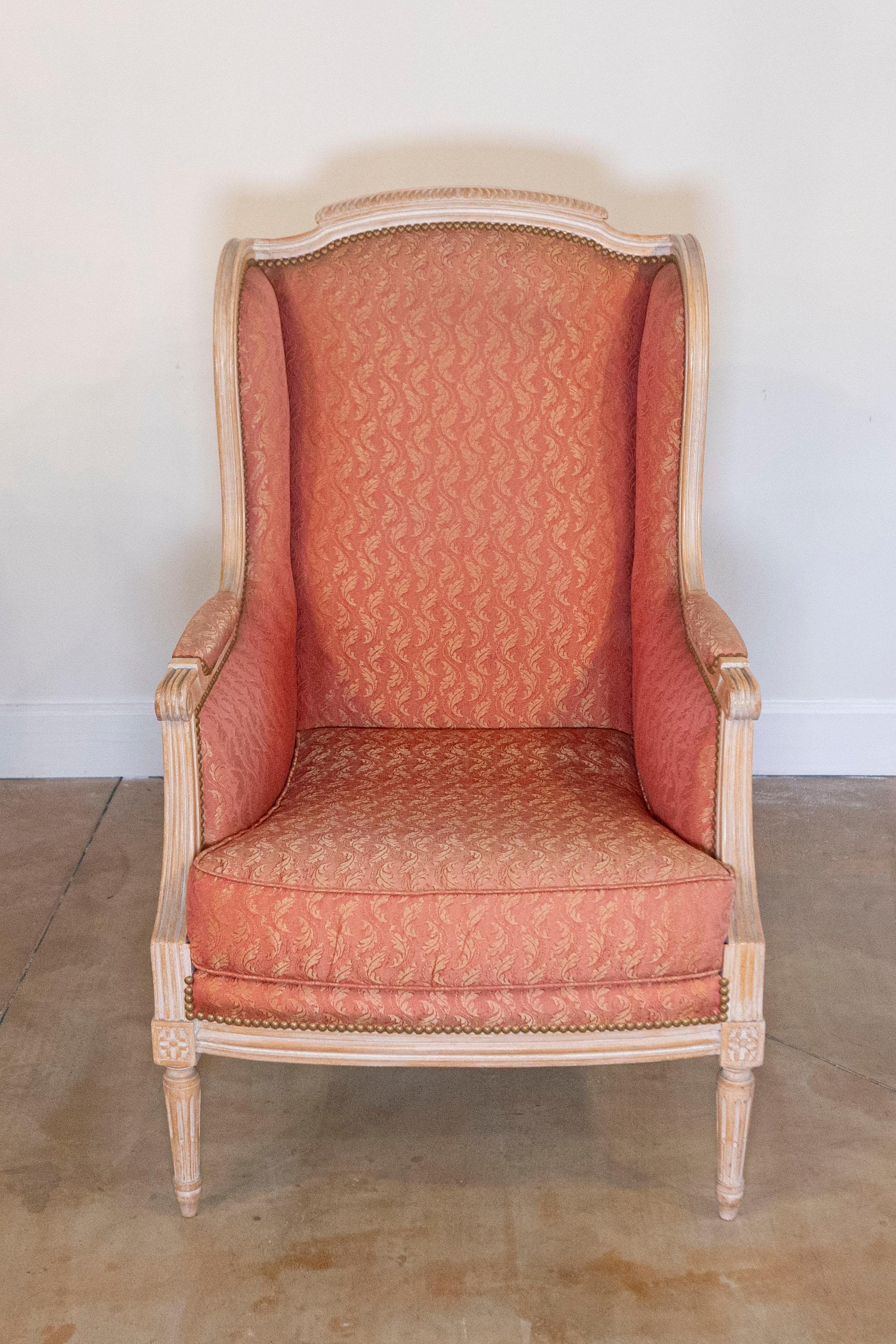Carved Pair of French Louis XVI Style 1900s Painted Bergères Chairs with Upholstery For Sale