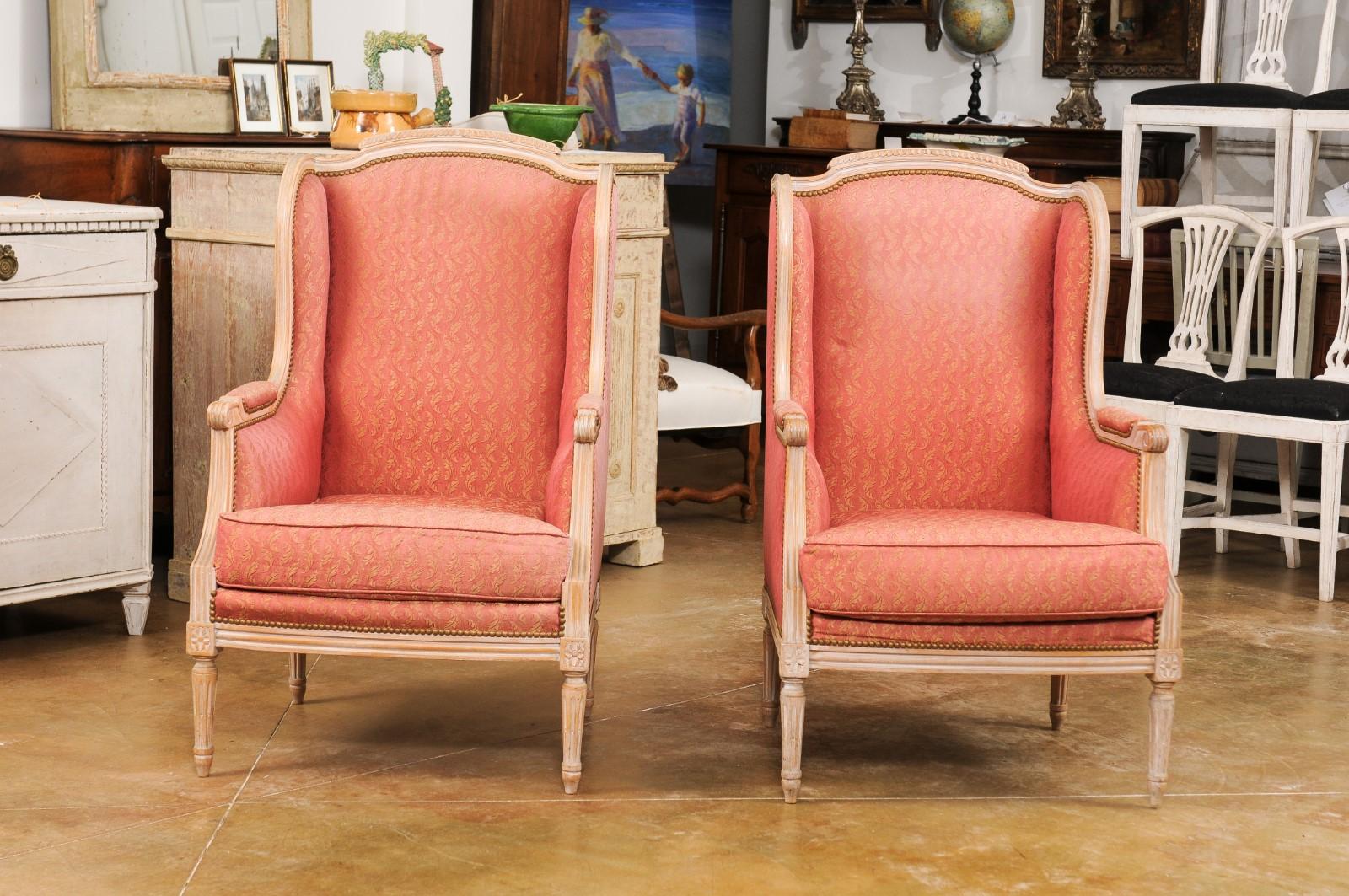 Pair of French Louis XVI Style 1900s Painted Bergères Chairs with Upholstery For Sale 2