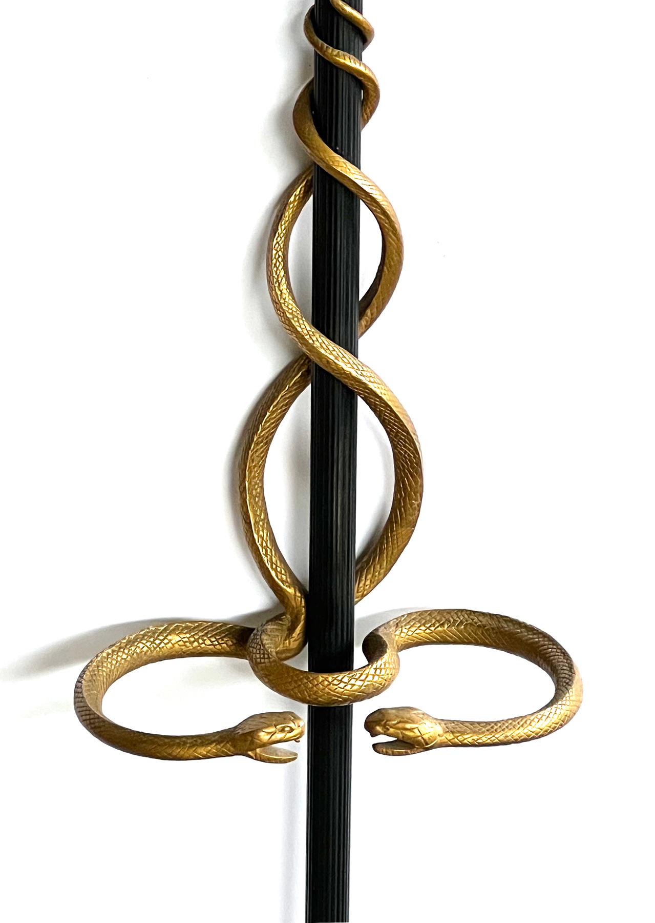 Français Paire d'arbres d'entrée Méduse en bronze du 19ème siècle de style Louis XVI français en vente