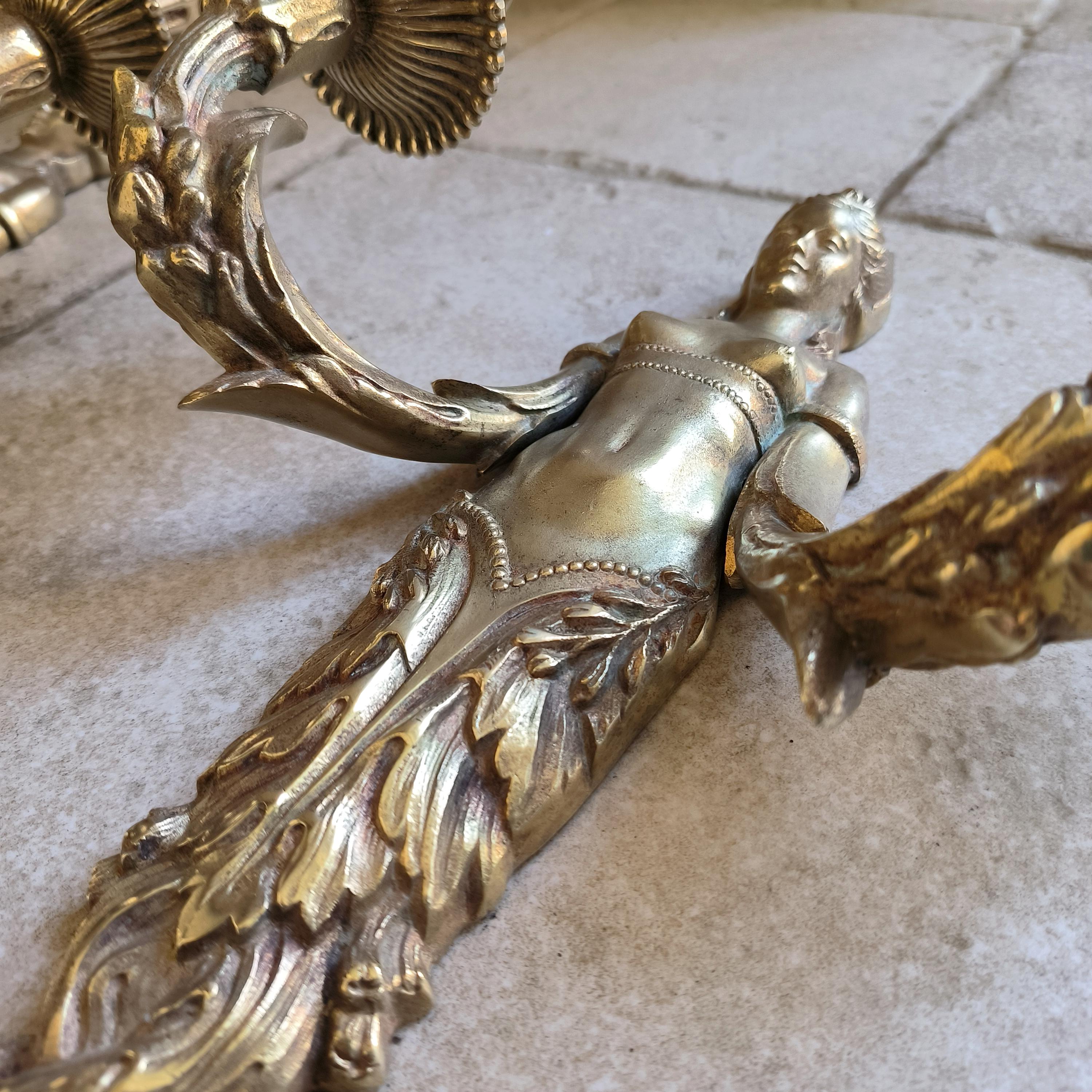 Pareja de candelabros franceses de bronce, estilo Luis XVI. Principios del siglo XX en venta 3