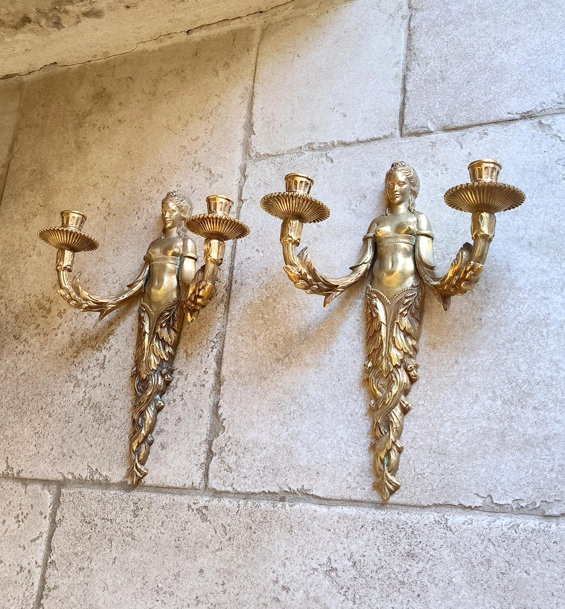 Pareja de candelabros franceses de bronce, estilo Luis XVI. Principios del siglo XX en venta 5