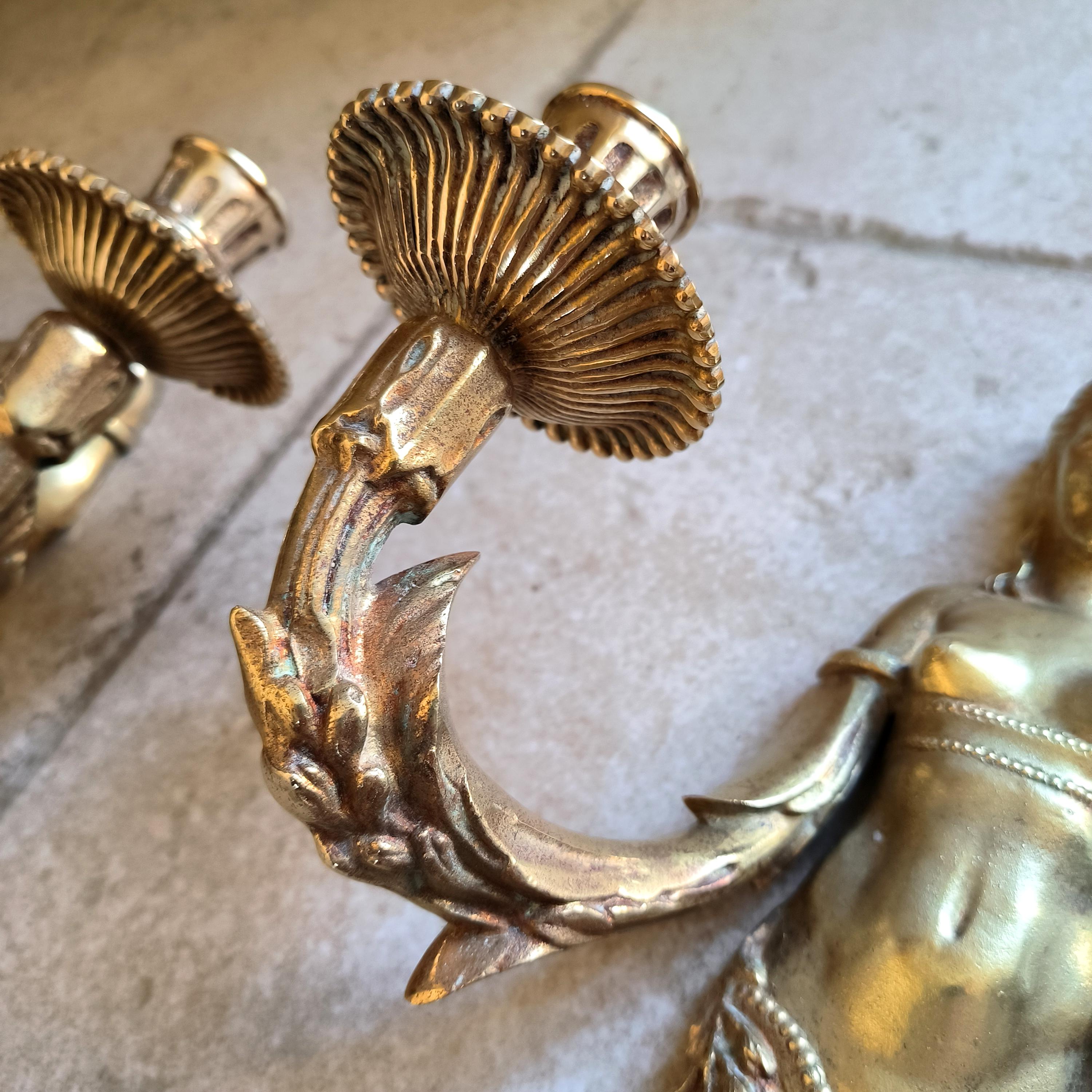Pareja de candelabros franceses de bronce, estilo Luis XVI. Principios del siglo XX en Bueno estado para la venta en CARENTAN-LES-MARAIS, FR
