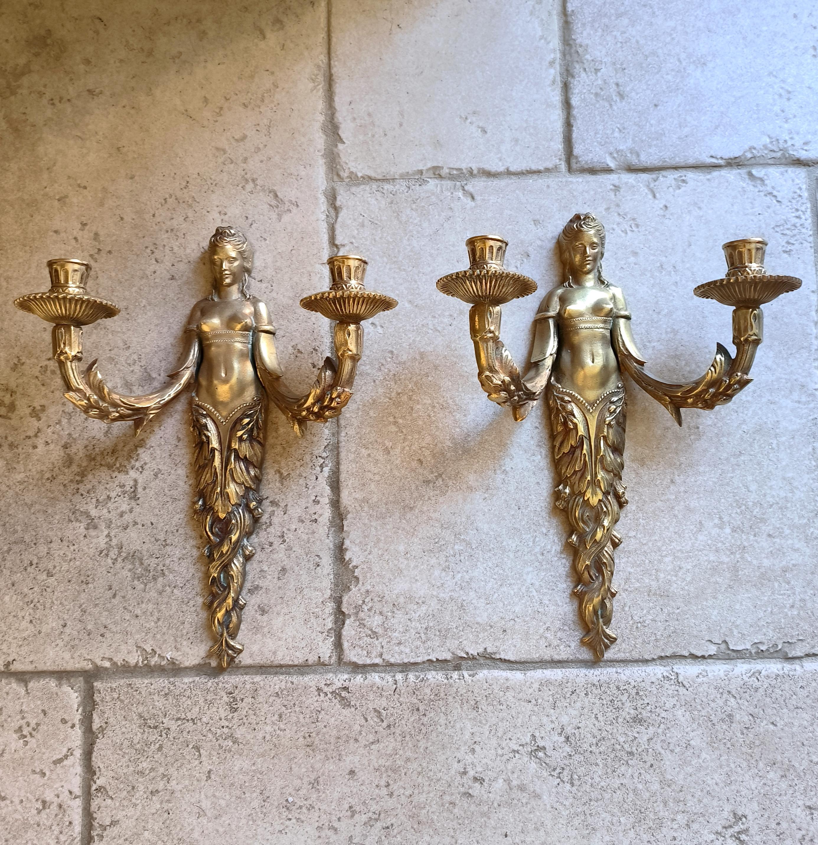 Pareja de candelabros franceses de bronce, estilo Luis XVI. Principios del siglo XX en venta 1