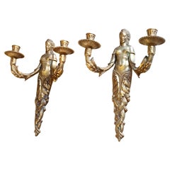 Pareja de candelabros franceses de bronce, estilo Luis XVI. Principios del siglo XX
