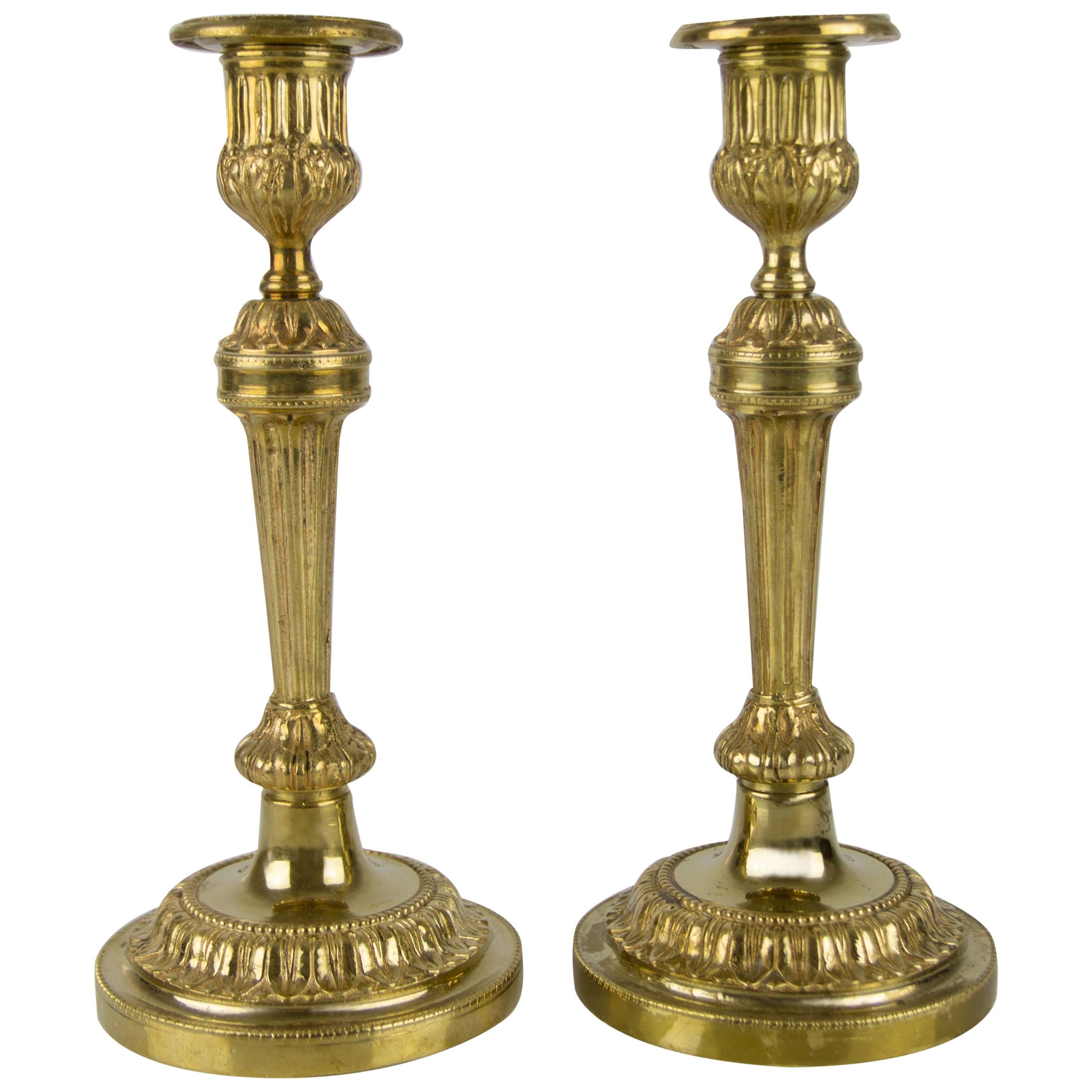 Paar französische Bronze-Kerzenständer oder Kerzenhalter im Louis-XVI.-Stil, 1920er Jahre