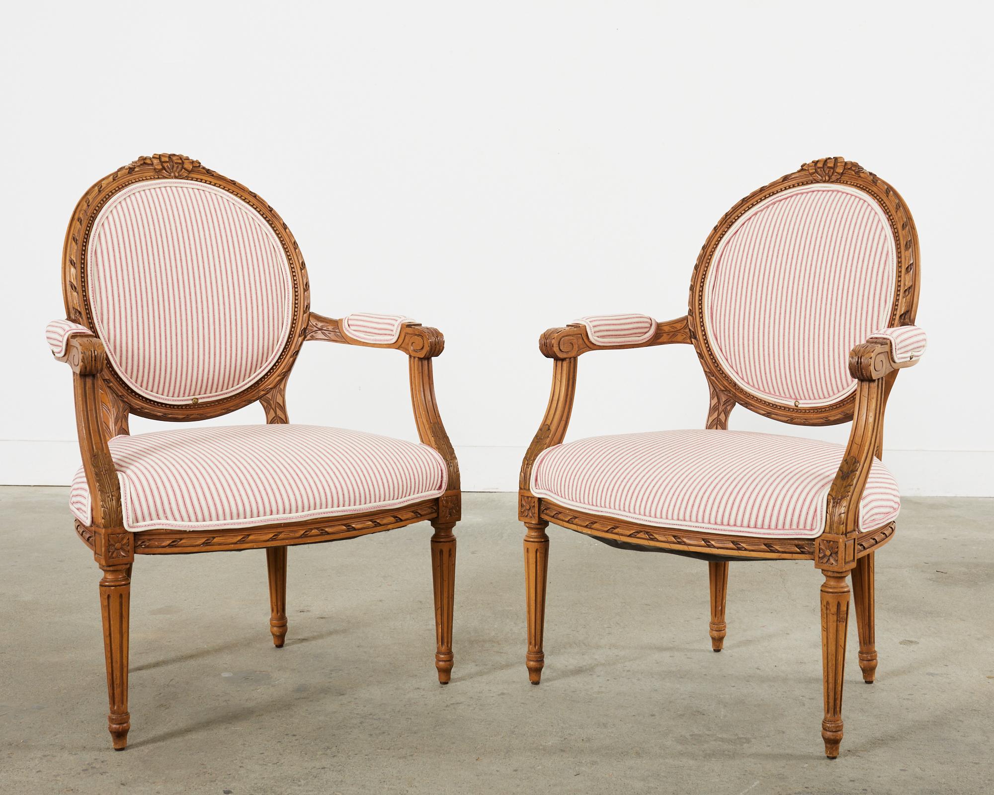Pair of French Louis XVI Style Cameo Back Fauteuil Armchairs In Good Condition For Sale In Rio Vista, CA