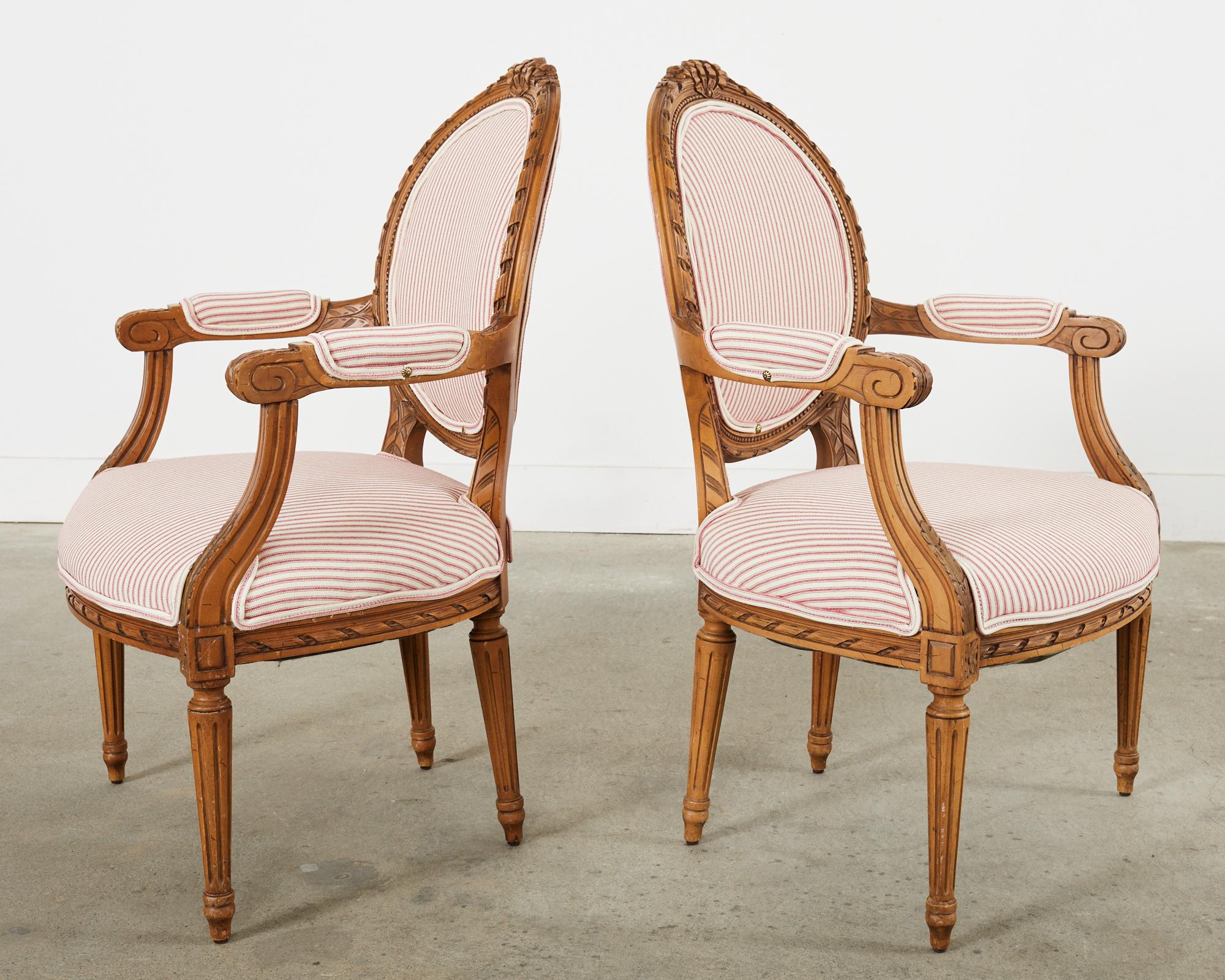 20th Century Pair of French Louis XVI Style Cameo Back Fauteuil Armchairs For Sale