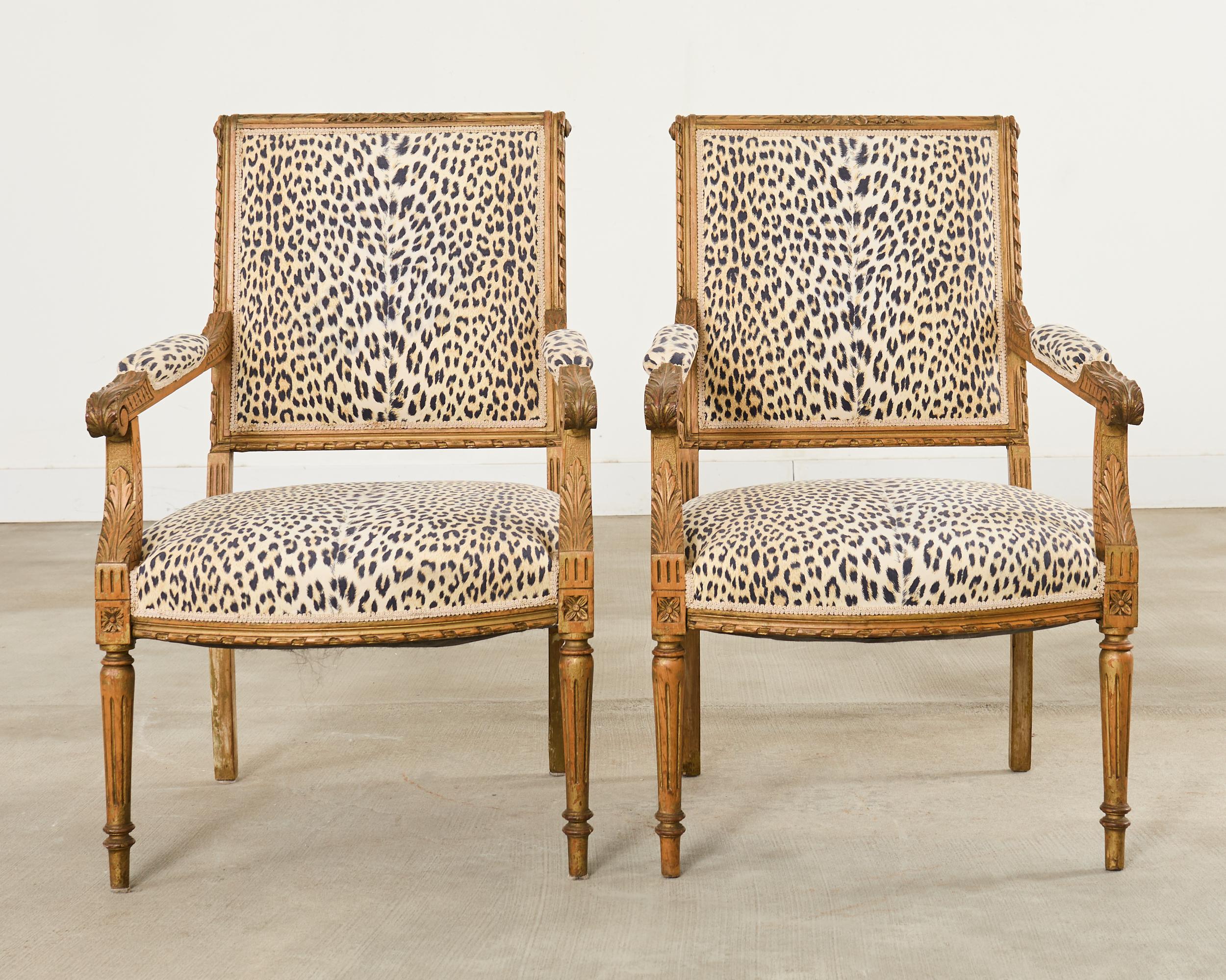 Français Pair of French Louis XVI Style Carved Beech Armchairs en vente