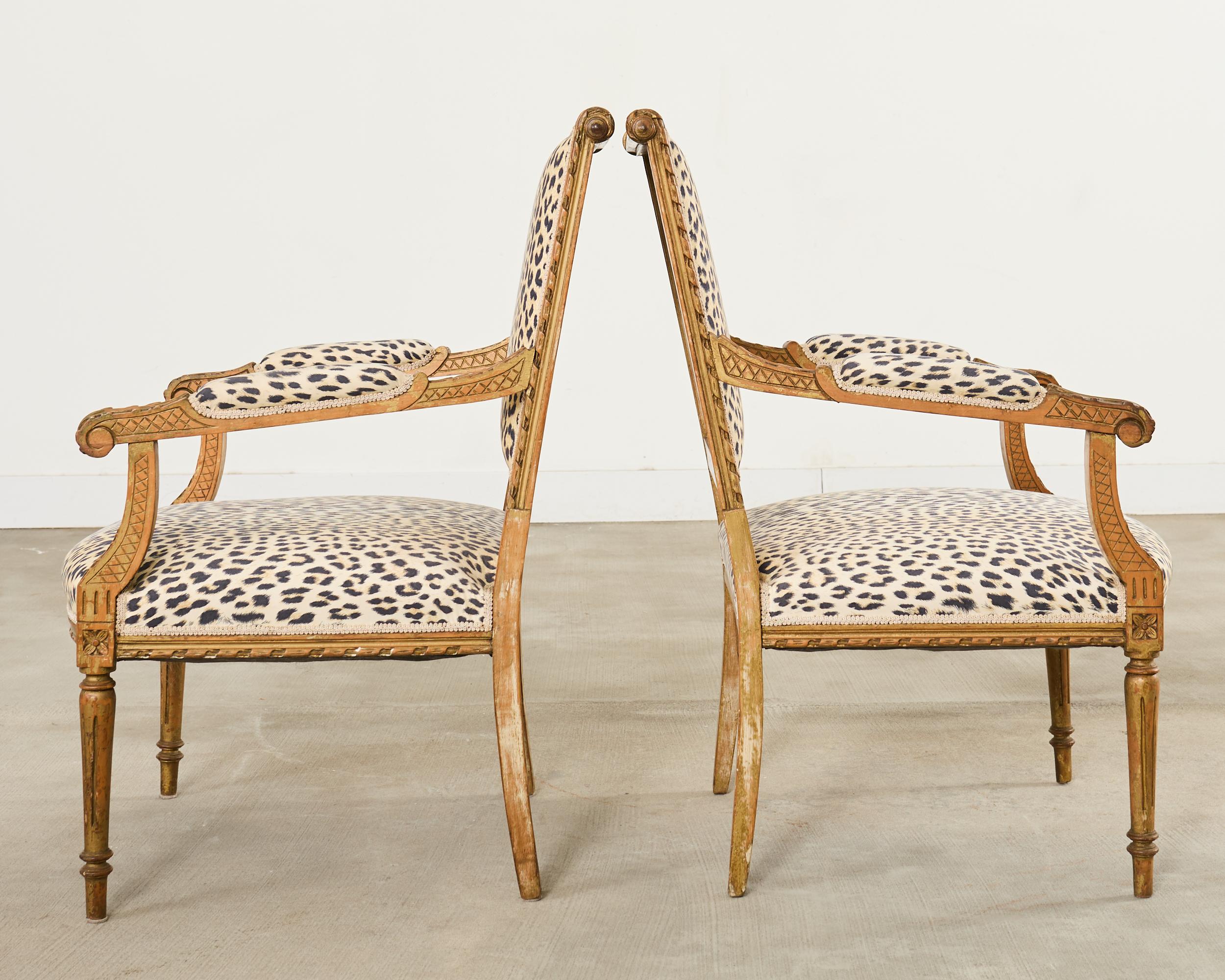 Pair of French Louis XVI Style Carved Beech Armchairs en vente 1