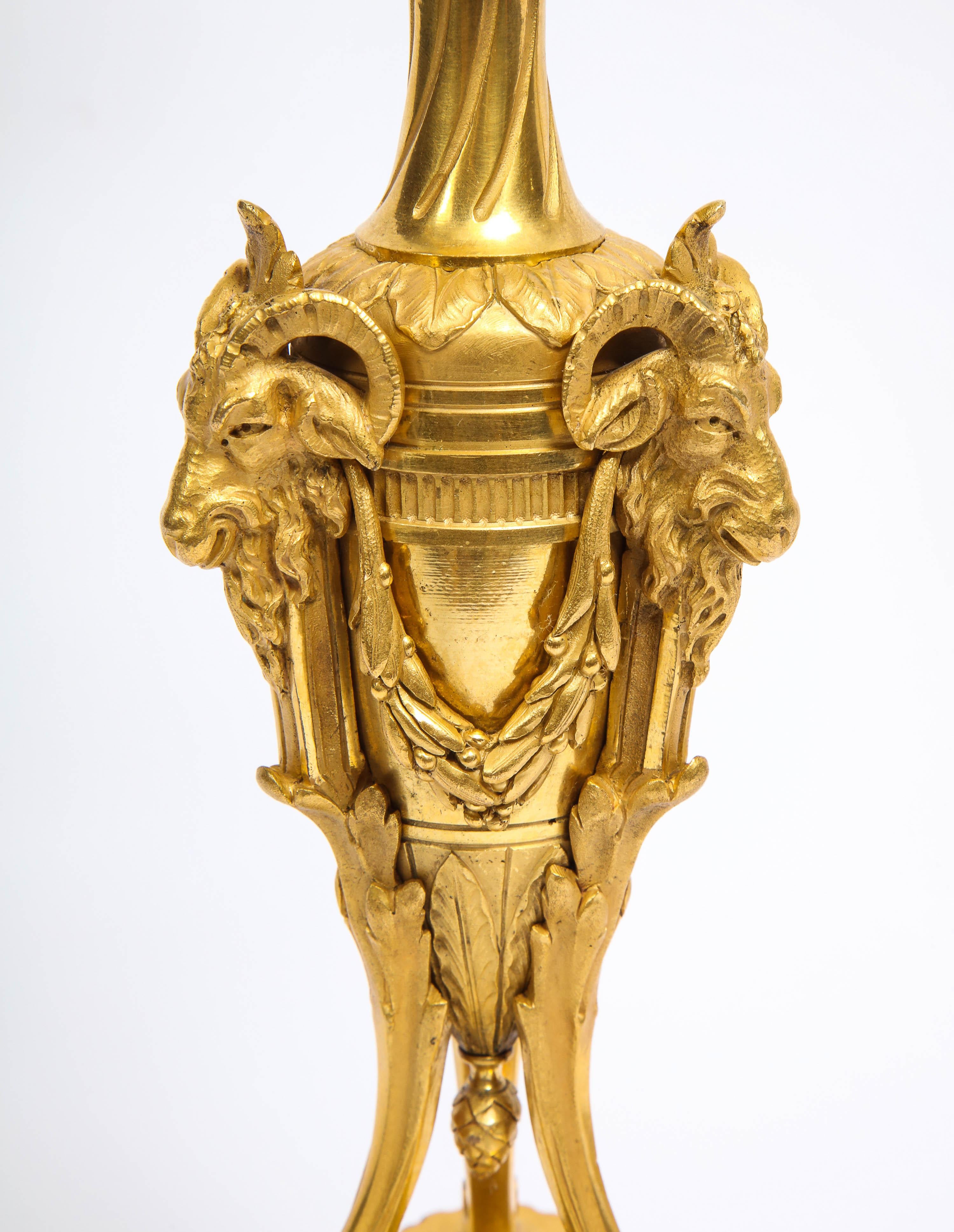 Bronze Paire de candélabres à trois bras en bronze doré de style Louis XVI, signés Millet en vente